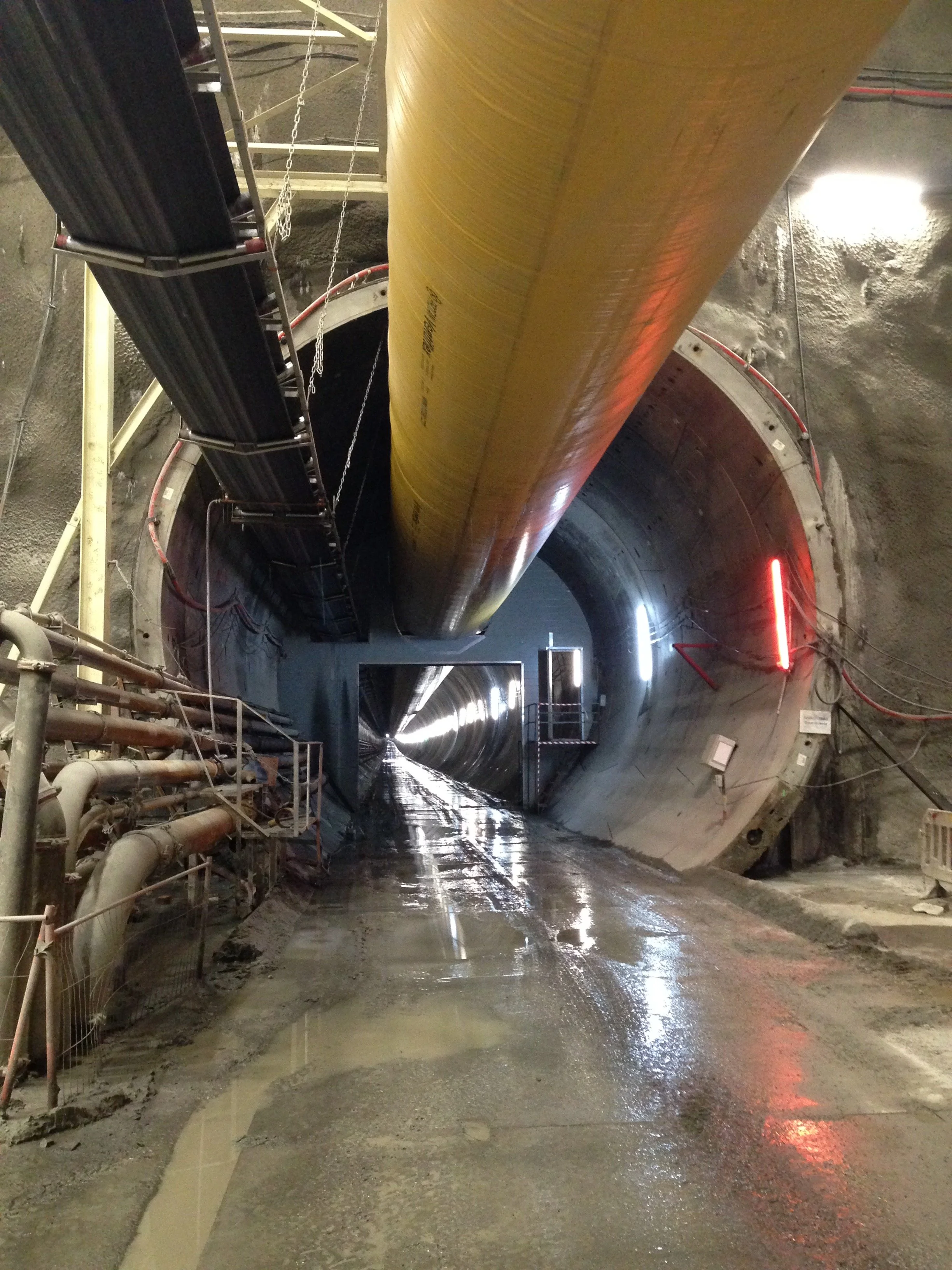 Tunnel6.JPG