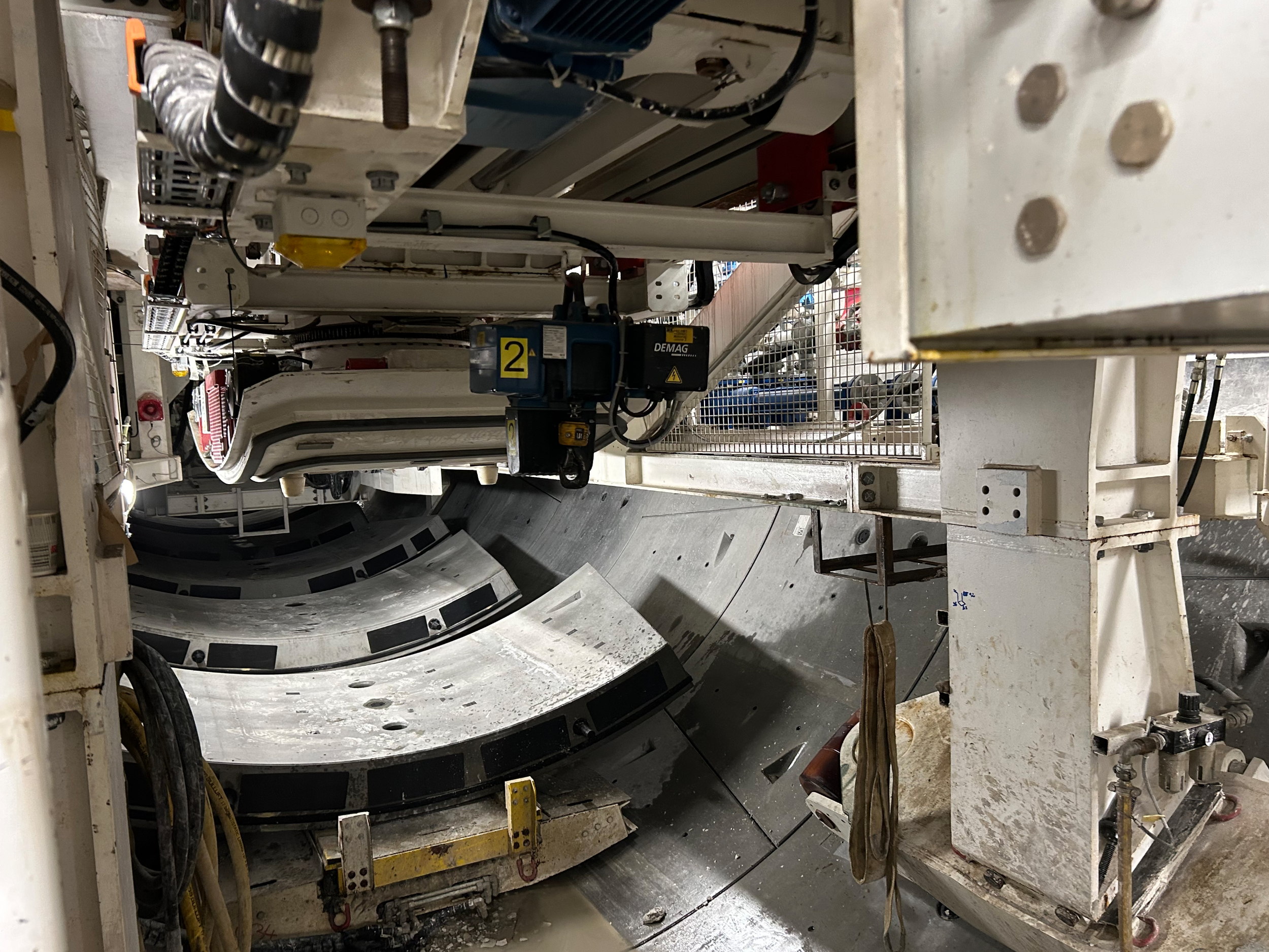 tbm-segment-erector-tunnel-lining-installation.png