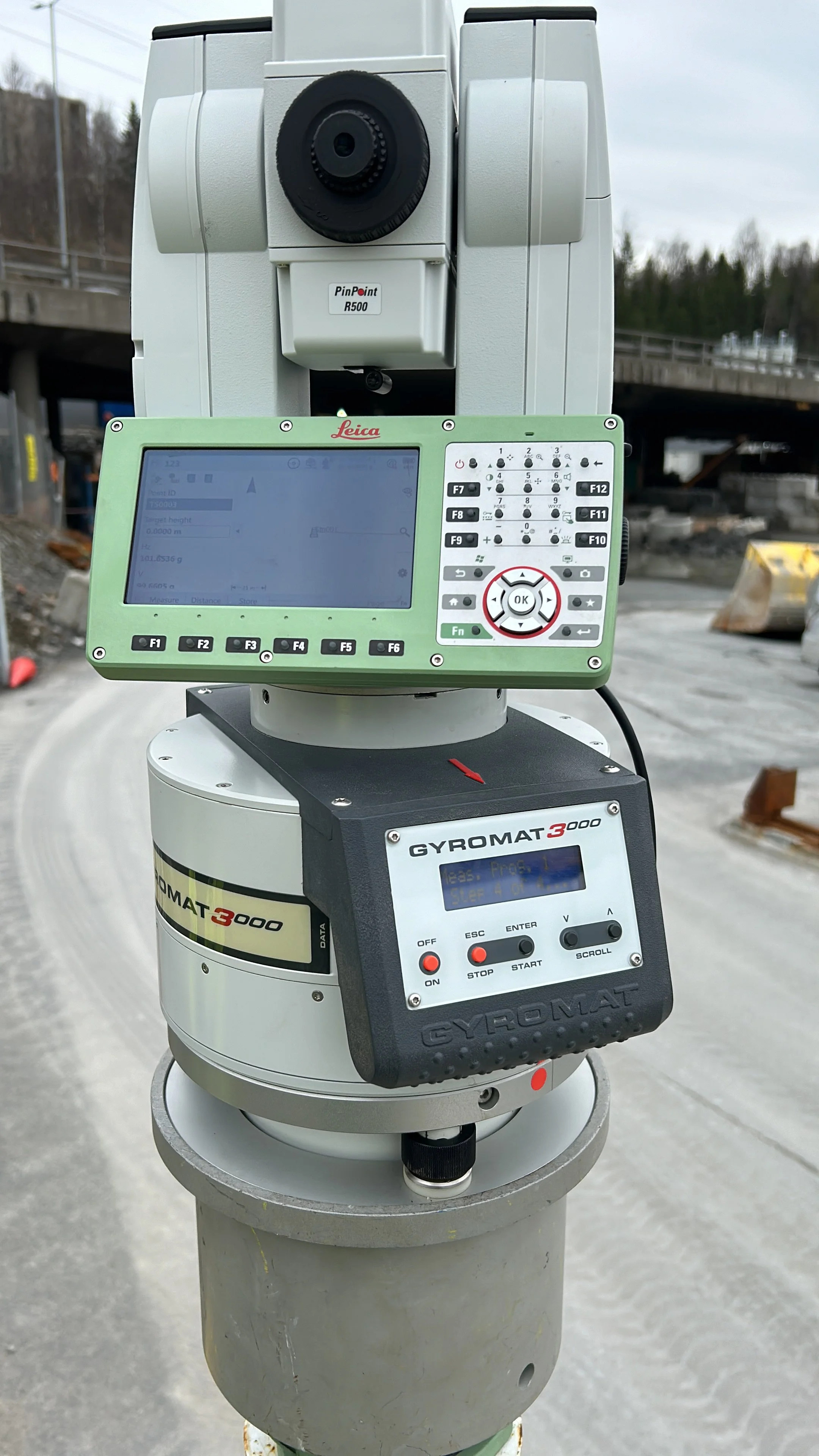 Gyro in worksite 1.JPG