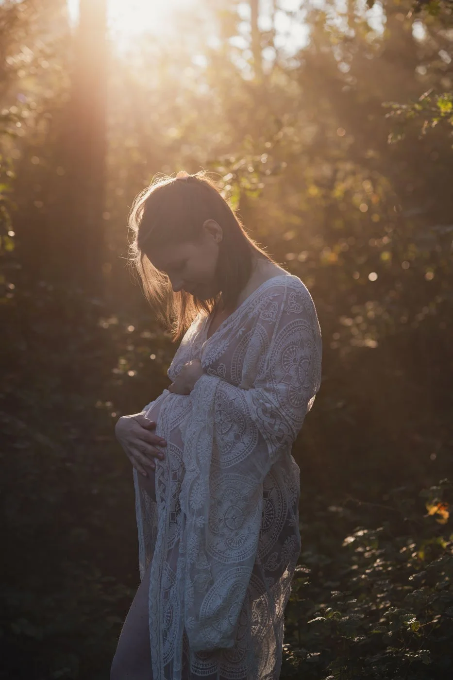 zwanger portrait in de natuur in Utrecht Heuvelrug
