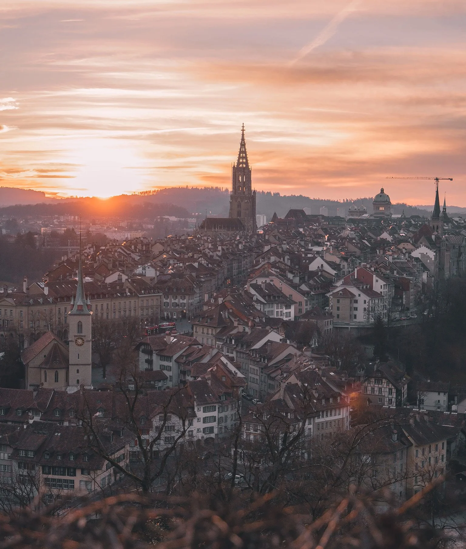Blick auf die Stadt Bern im Abendrot