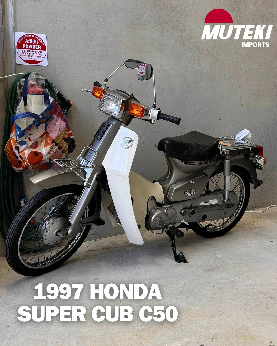 CUSTOMER HIGHLIGHT - John's 1997 Honda Super Cub C50

John emailed us enquiring on whether we were able to assist with importing him this 1997 Honda Super Cub C50 that he found on Yahoo Auctions Japan. Having no prior experience, we decided to give i