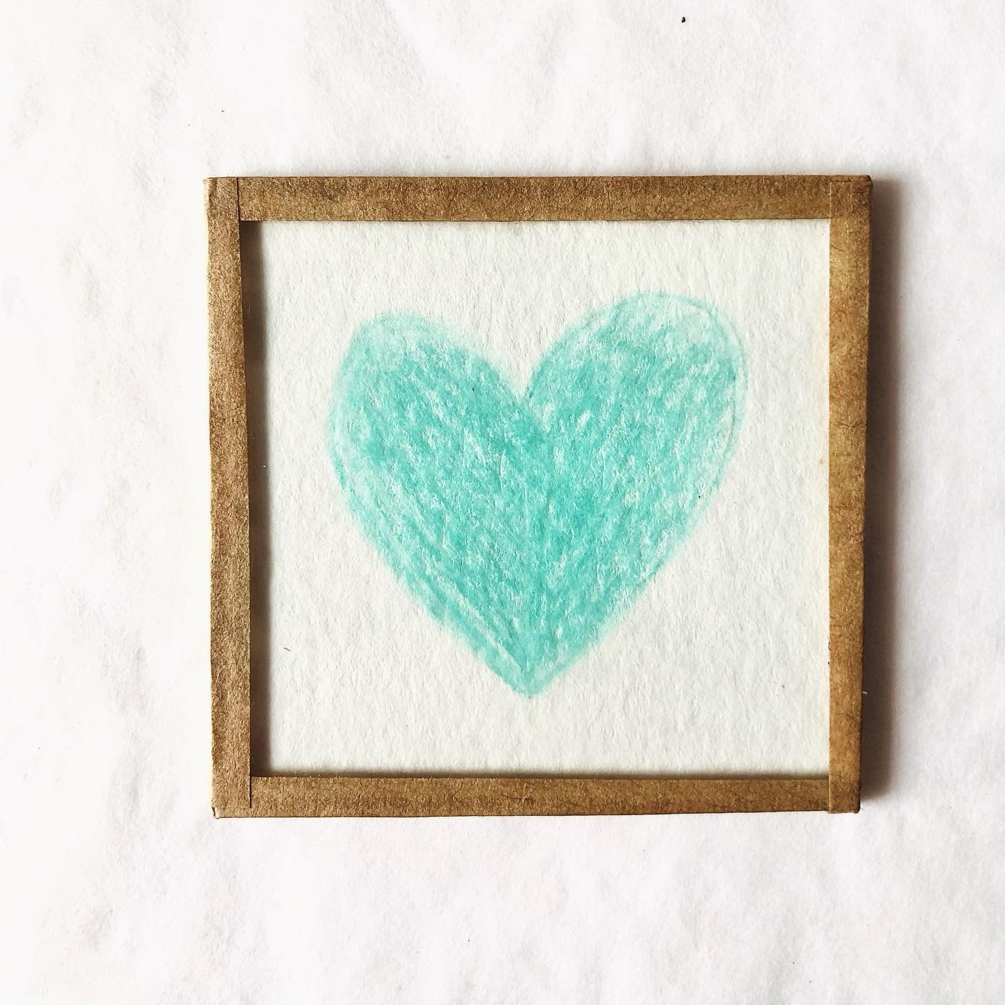 Belle semaine &agrave; tous 🩵 
au programme ici des r&eacute;assorts en boutique @bazar_dada ✌🏼 des tirage de cyanotype, un petit peu d&rsquo;encadrement, pr&eacute;parer un nouveau projet et des ateliers le week-end prochain ! 

Et vous, quel est 