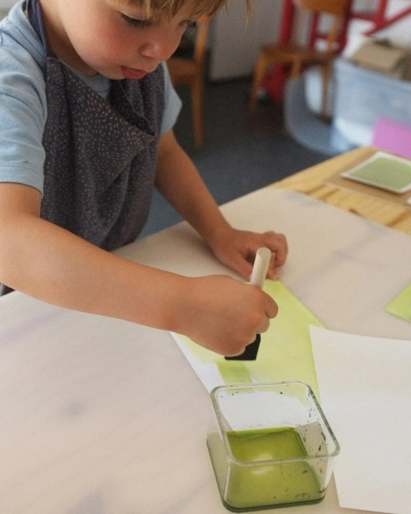 Artiste rennaise et animatrice BAFA, je vous propose deux ateliers de deux heures pour faire d&eacute;couvrir ou re-d&eacute;couvrir le cyanotype &agrave; vos enfants. Nous d&eacute;velopperons ensemble des tirages sur le th&egrave;me de l&rsquo;hive