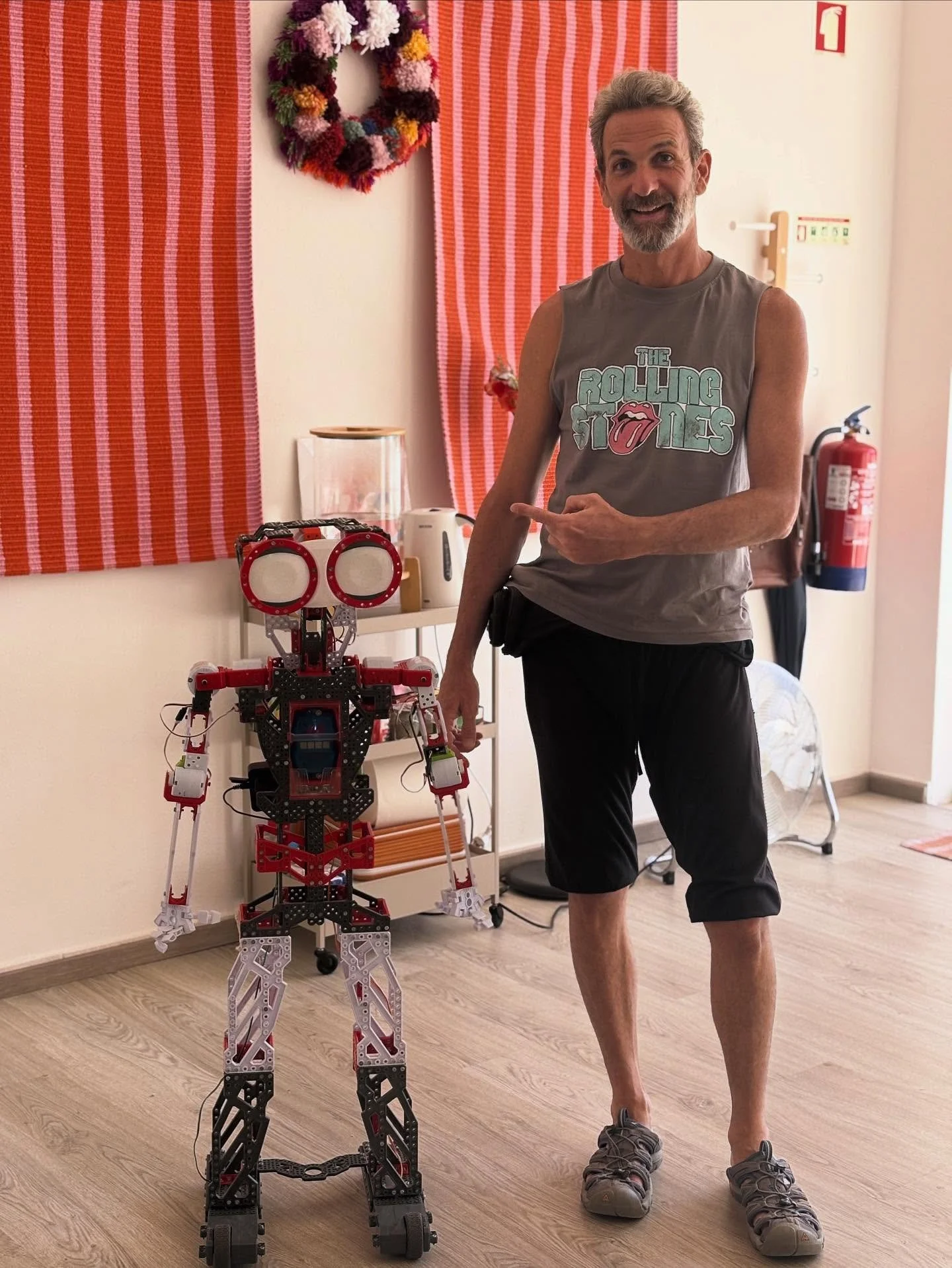 Hey! I&rsquo;m Jonathan Atias and I run the weekly robotics class on a Monday at The Space from 16:30 - 18:00 🤖 (you can find out more by messaging me via The Space. 

I studied Plastic Arts, Industrial Design, Music Production, Research and Sound S