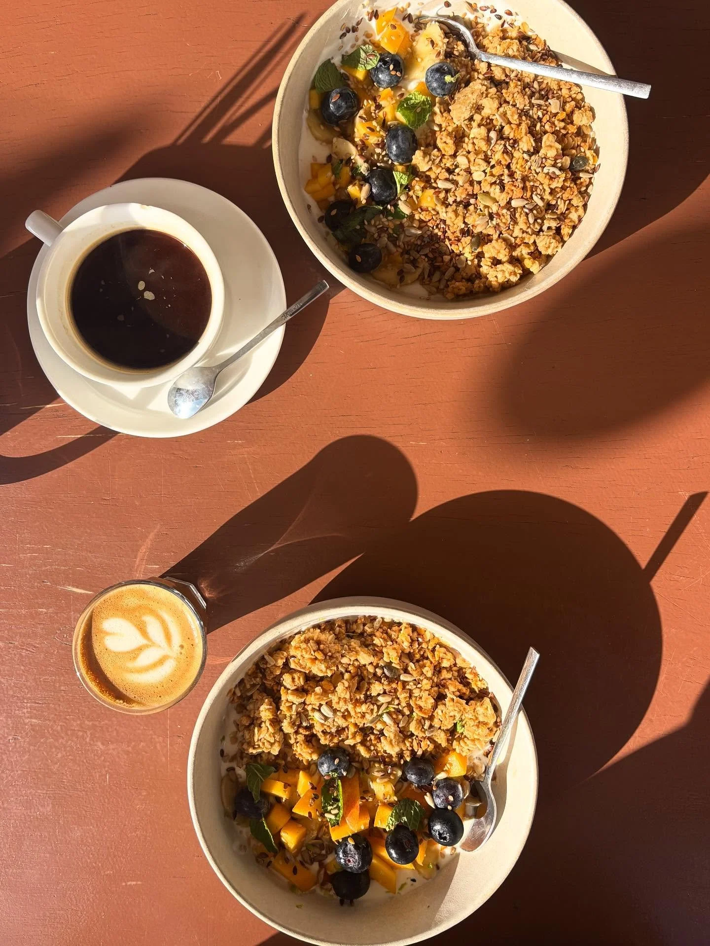 Morning sunshine - breakfast at Corso Burgau - soooo nice 😋