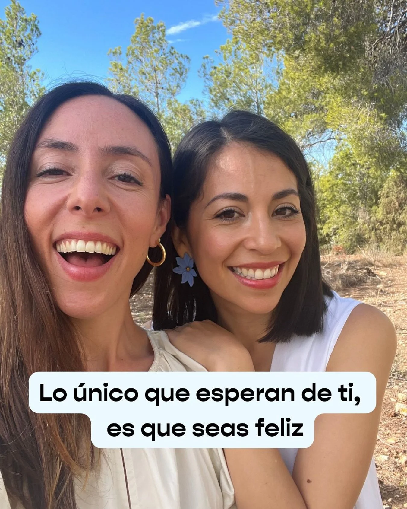 La sociedad espera de nosotras que trabajemos como si no tuvi&eacute;semos hijxs y que criemos a nuestros hijxs como si no tuvi&eacute;semos trabajo. 

Que apliquemos el body positive y aceptemos nuestros cuerpos, pero que se vean como si no hubi&eac