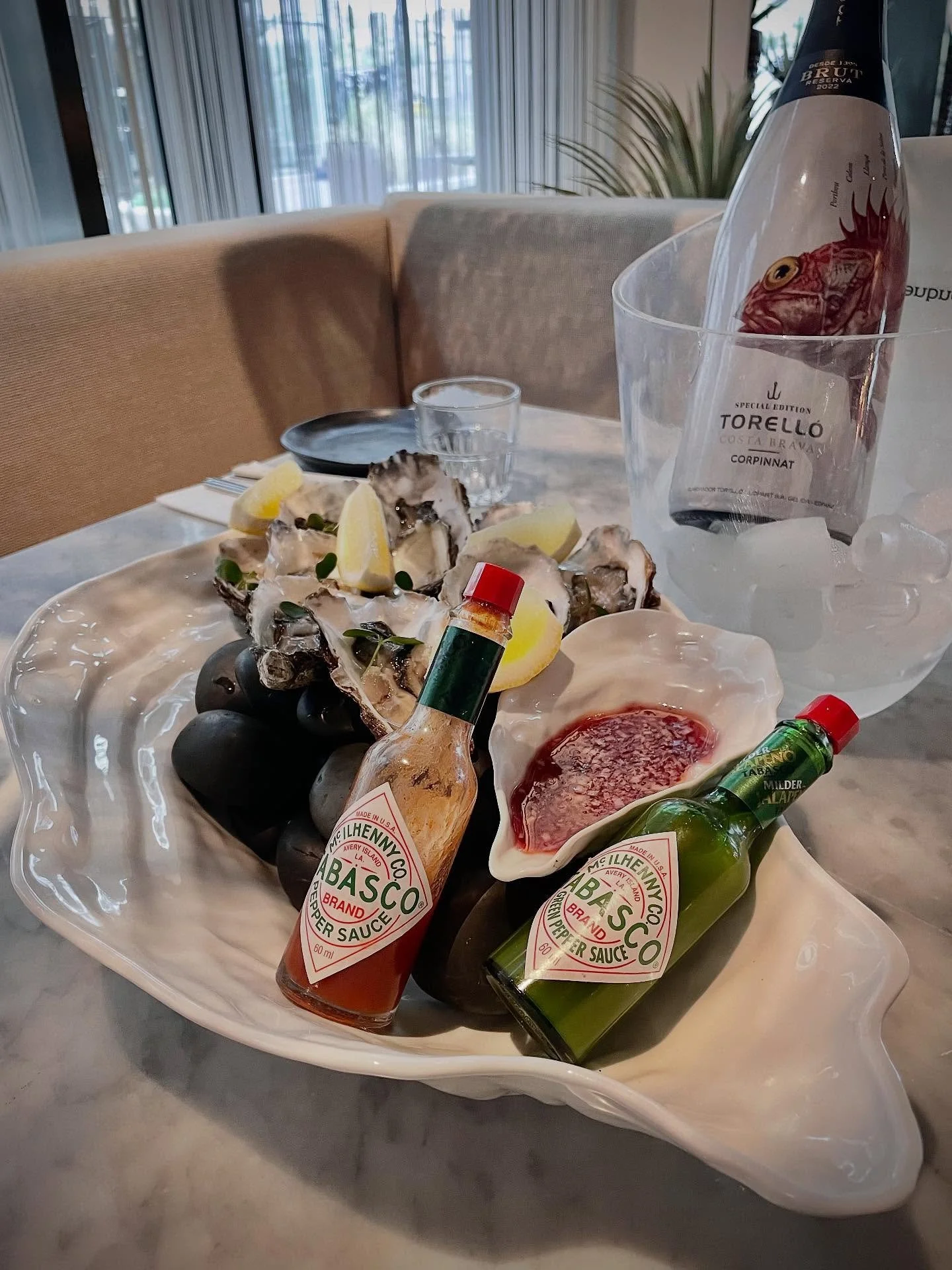 🦪 Oyster Sunday🥂
Geniet de hele dag van verse oesters voor maar &euro;1,00 per stuk!

Wees er snel bij, want op = op

Tip:combineer je oesters met onze heerlijke Torello bubbels de perfecte match!