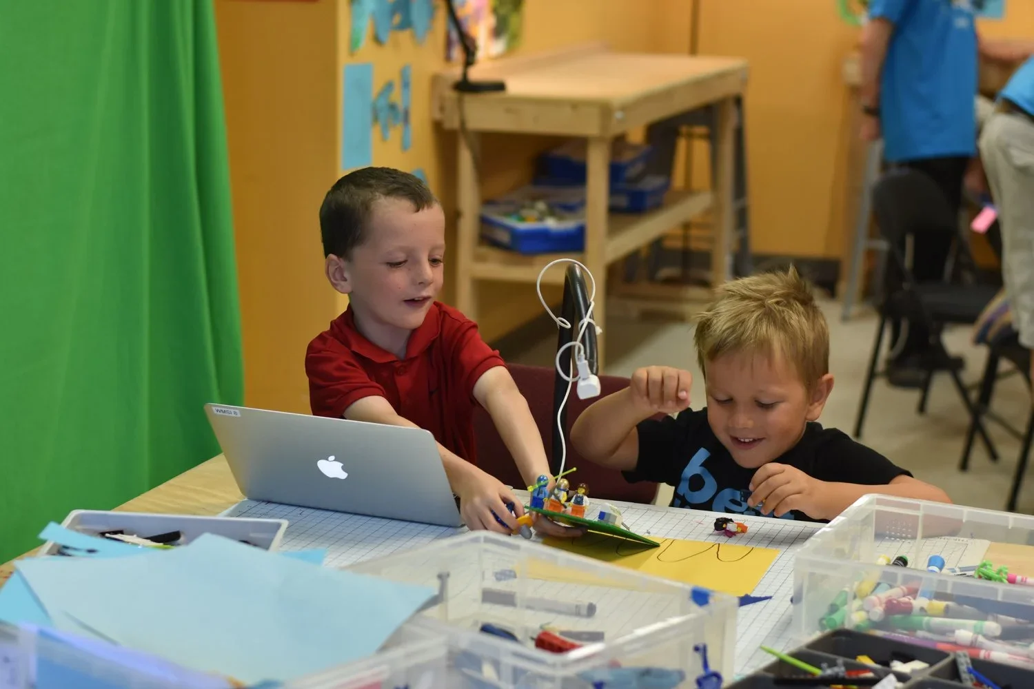 Young Makers: Animations, Wigglebots, Helicopters, Box Forts!