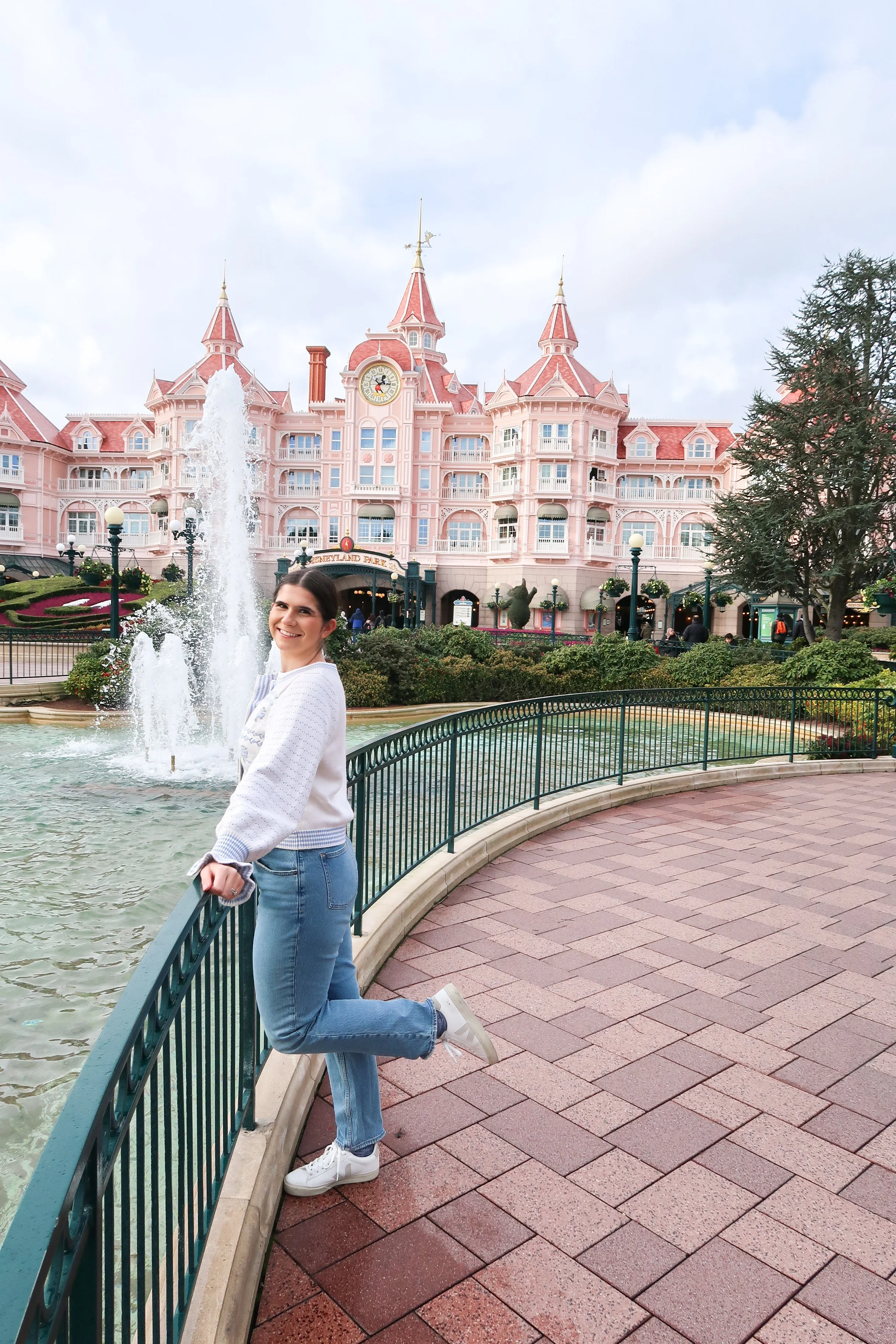 Disneyland Outfit Ideas.JPG