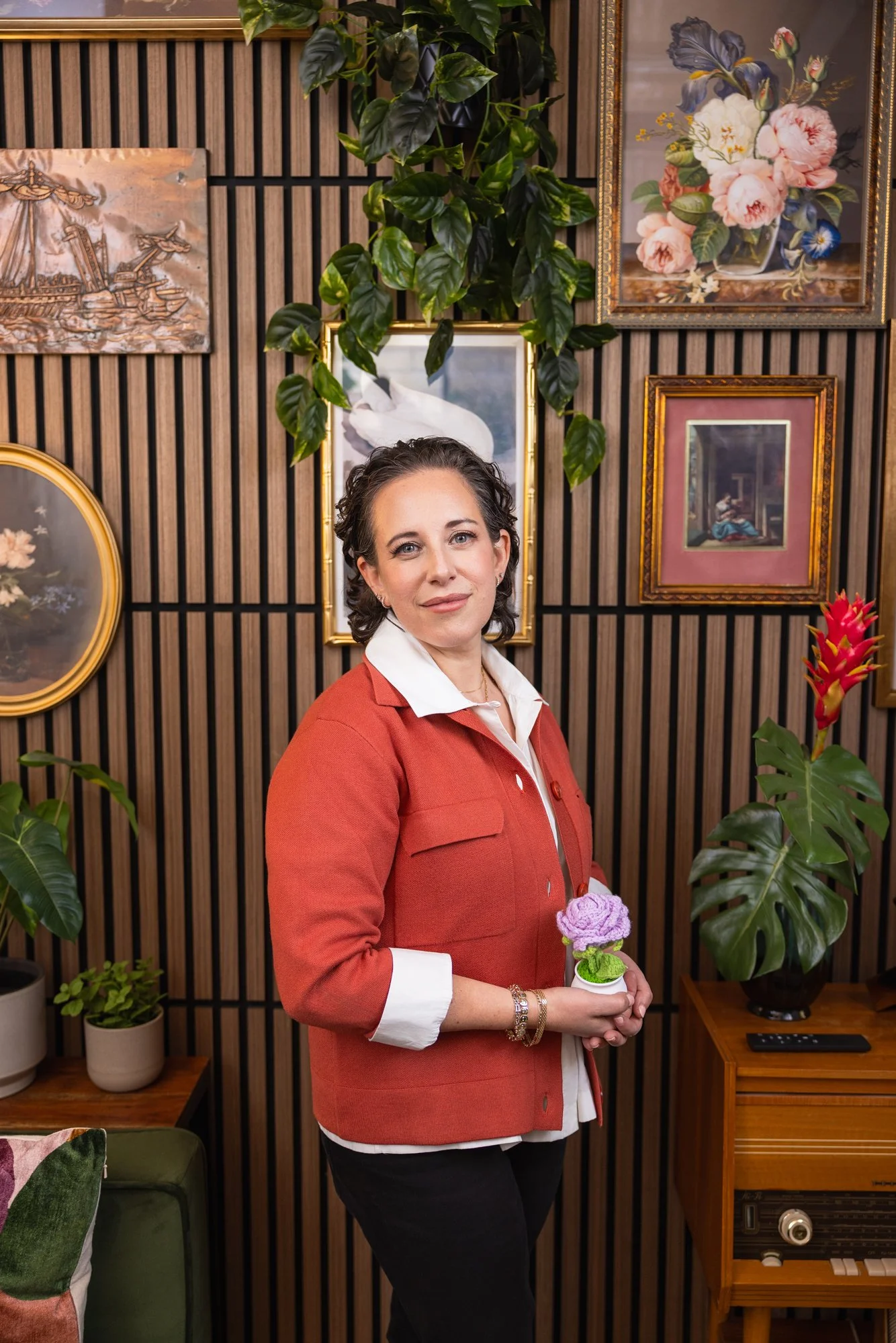 naomi-midanik-psychotherapist-portrait-bright-balance-toronto.jpg