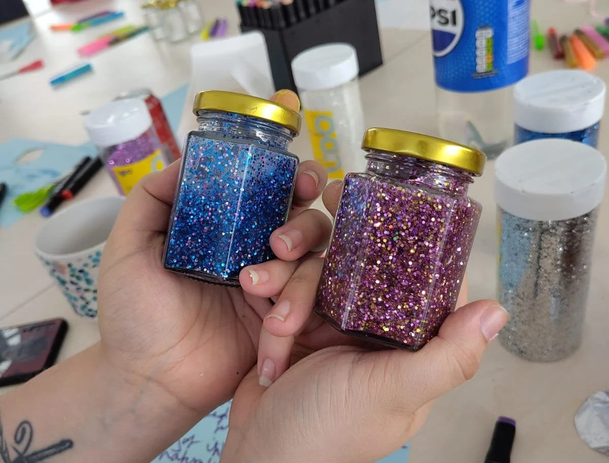 sparkly jars.png