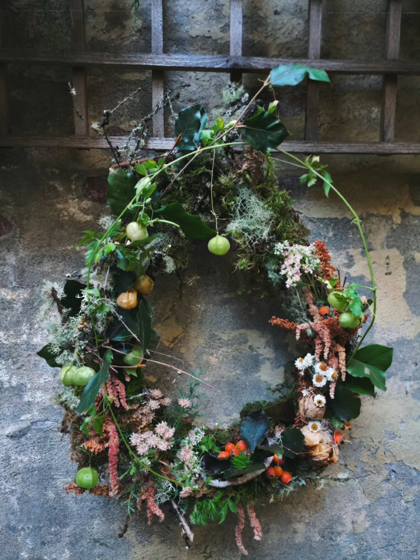 A symbol of the season and a promise of its return π€
Wreath season pre-winter greens at  @zingarofloralperfumery