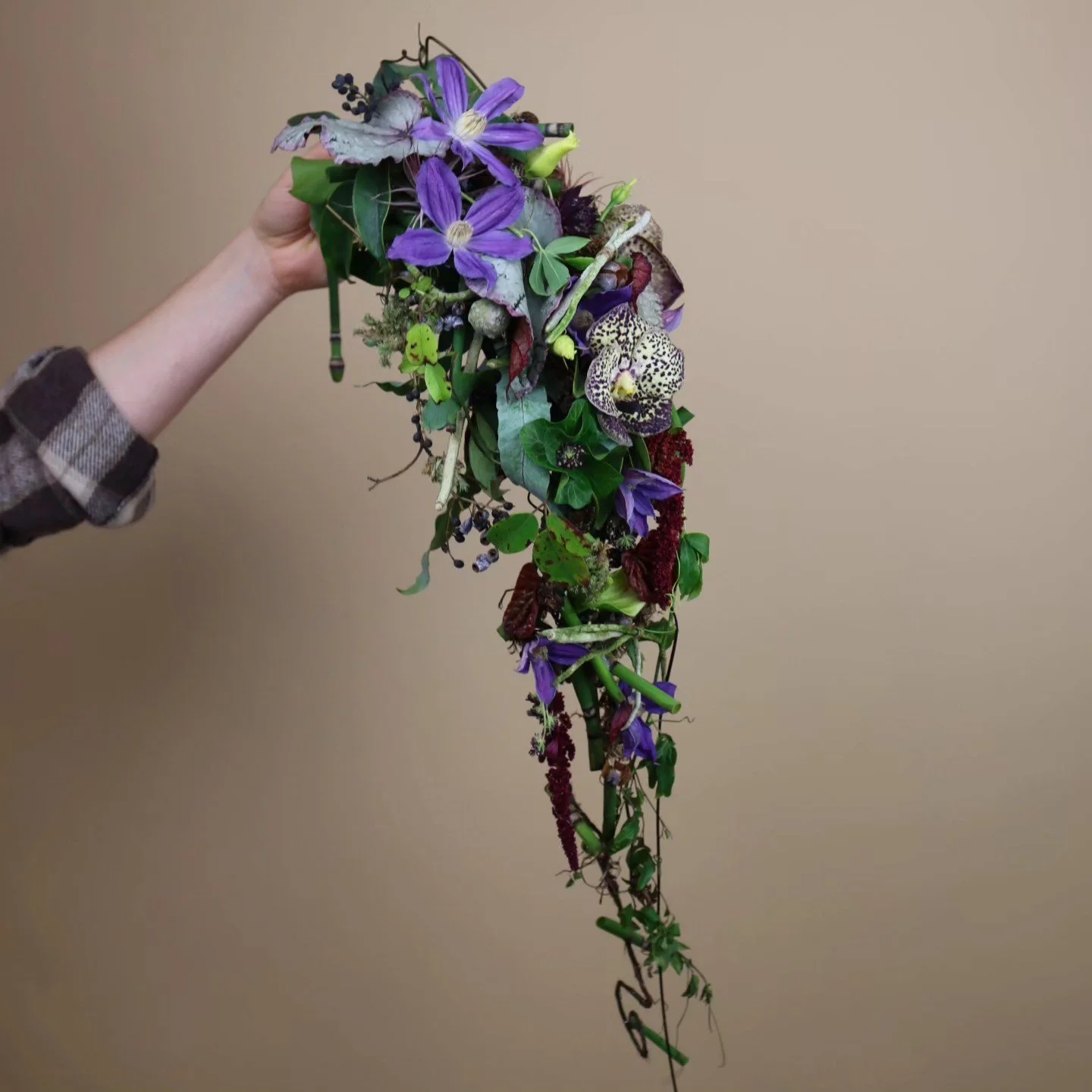 euro cascading bouquet koimf.jpg