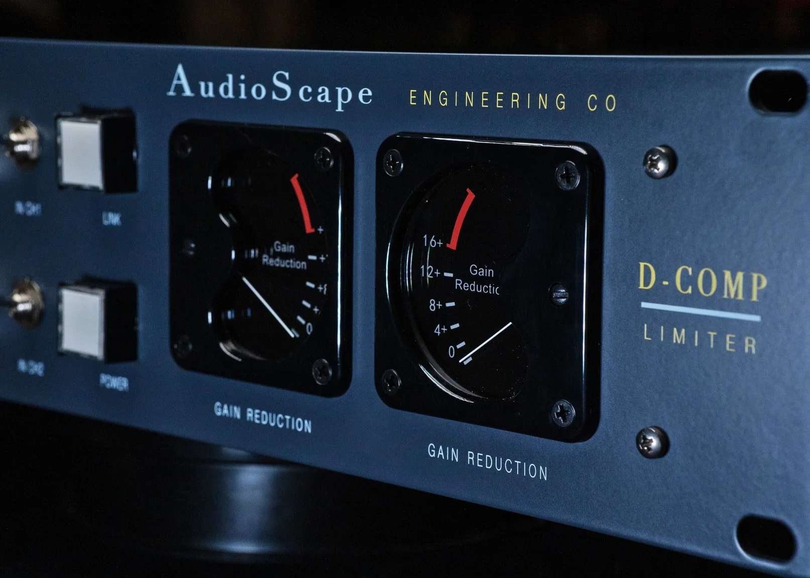 DComp-FE04.jpg