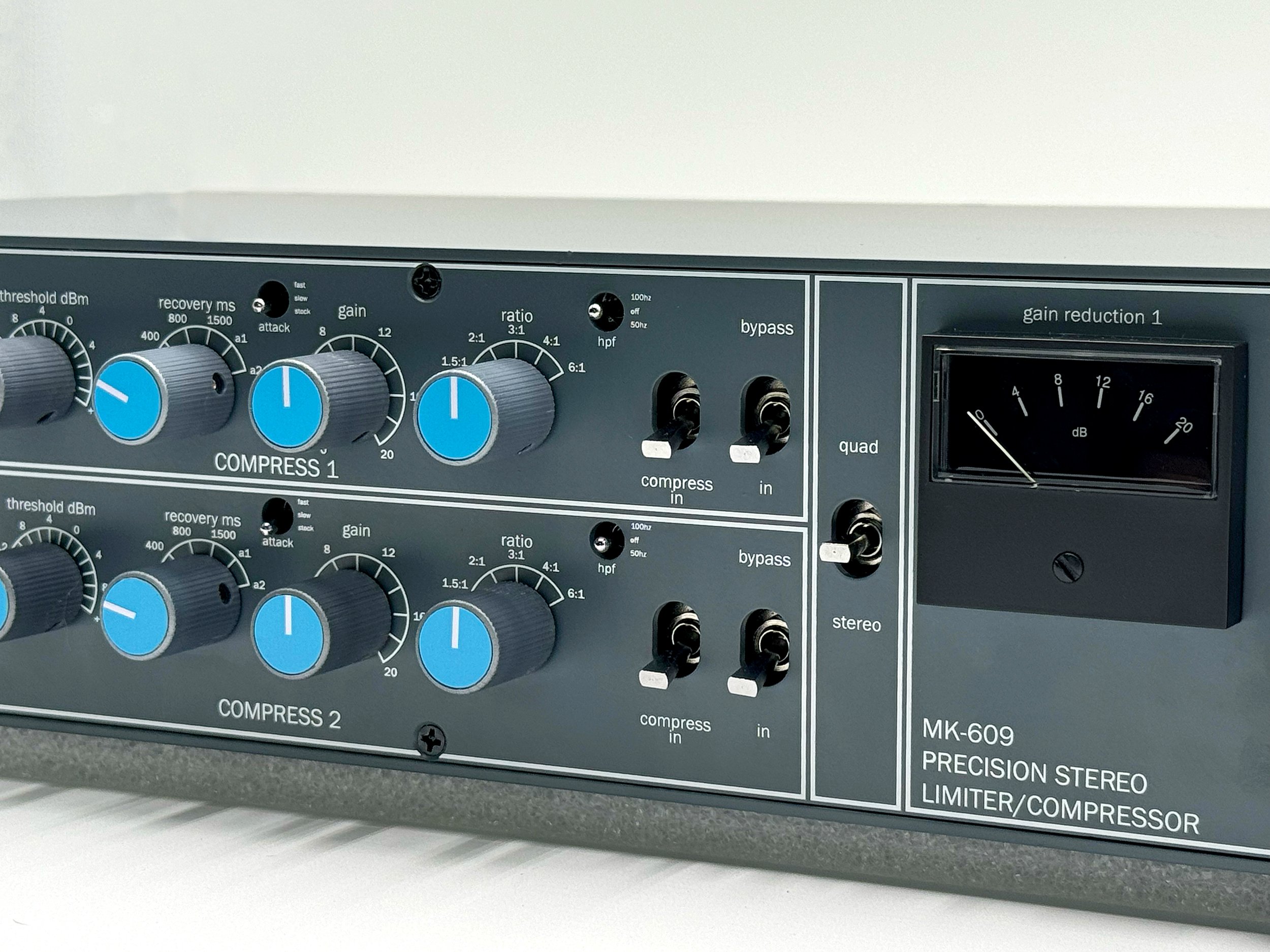 AS609_5.jpg