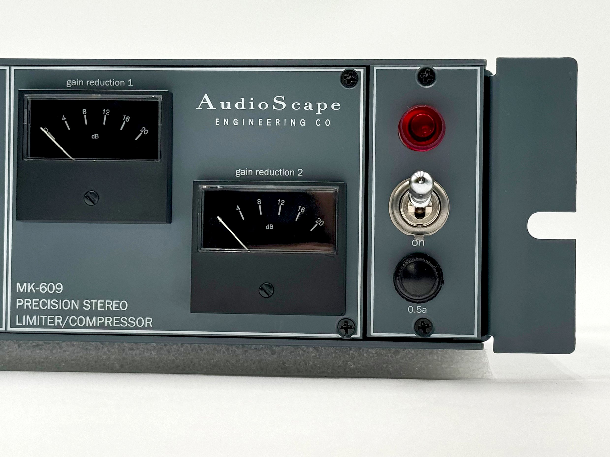 AS609_3.jpg