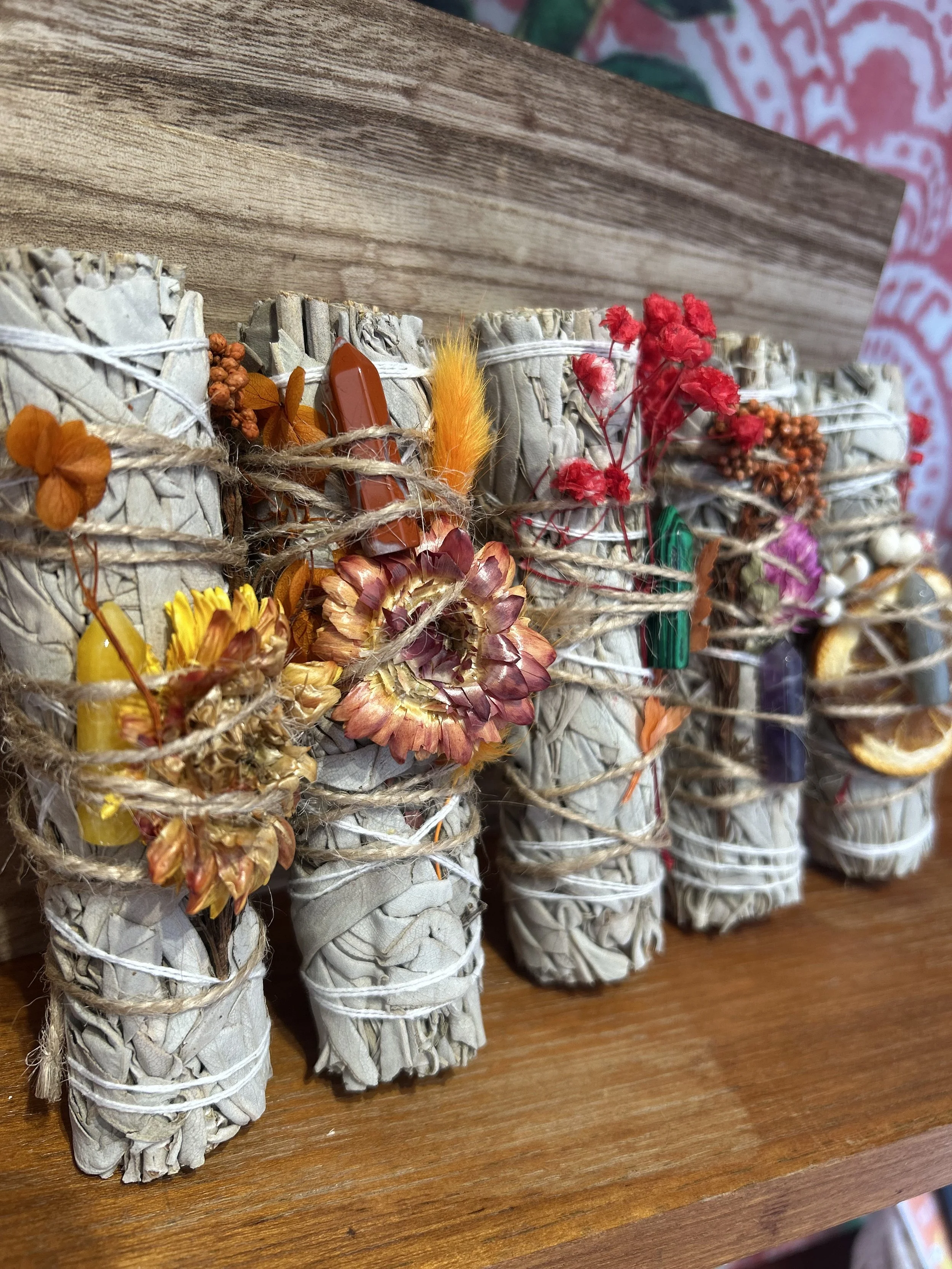 How to smudge like a Goddess!