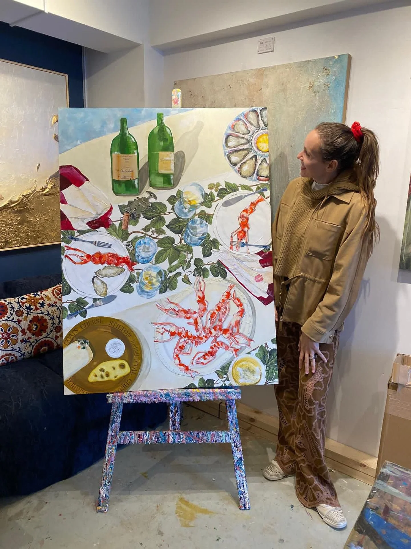 Alex came to us with a clear vision &ndash; she wanted to capture her family&rsquo;s tablescape inspired by @adorn_yourroom . Every detail was personal to her, and we wanted to make sure it came to life.

One of our talented instructors, @louisatebbu