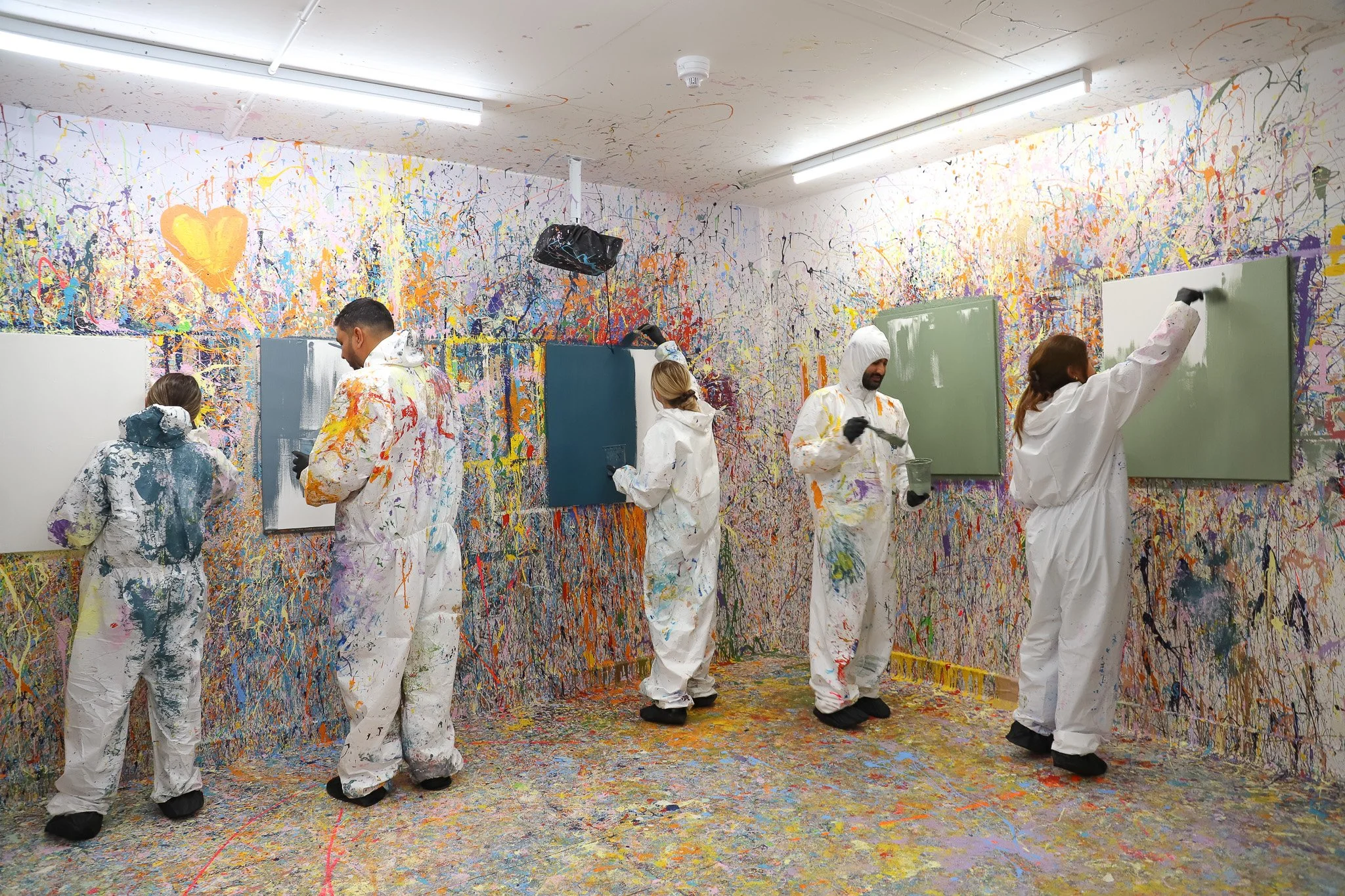 Splatter painting class in London
