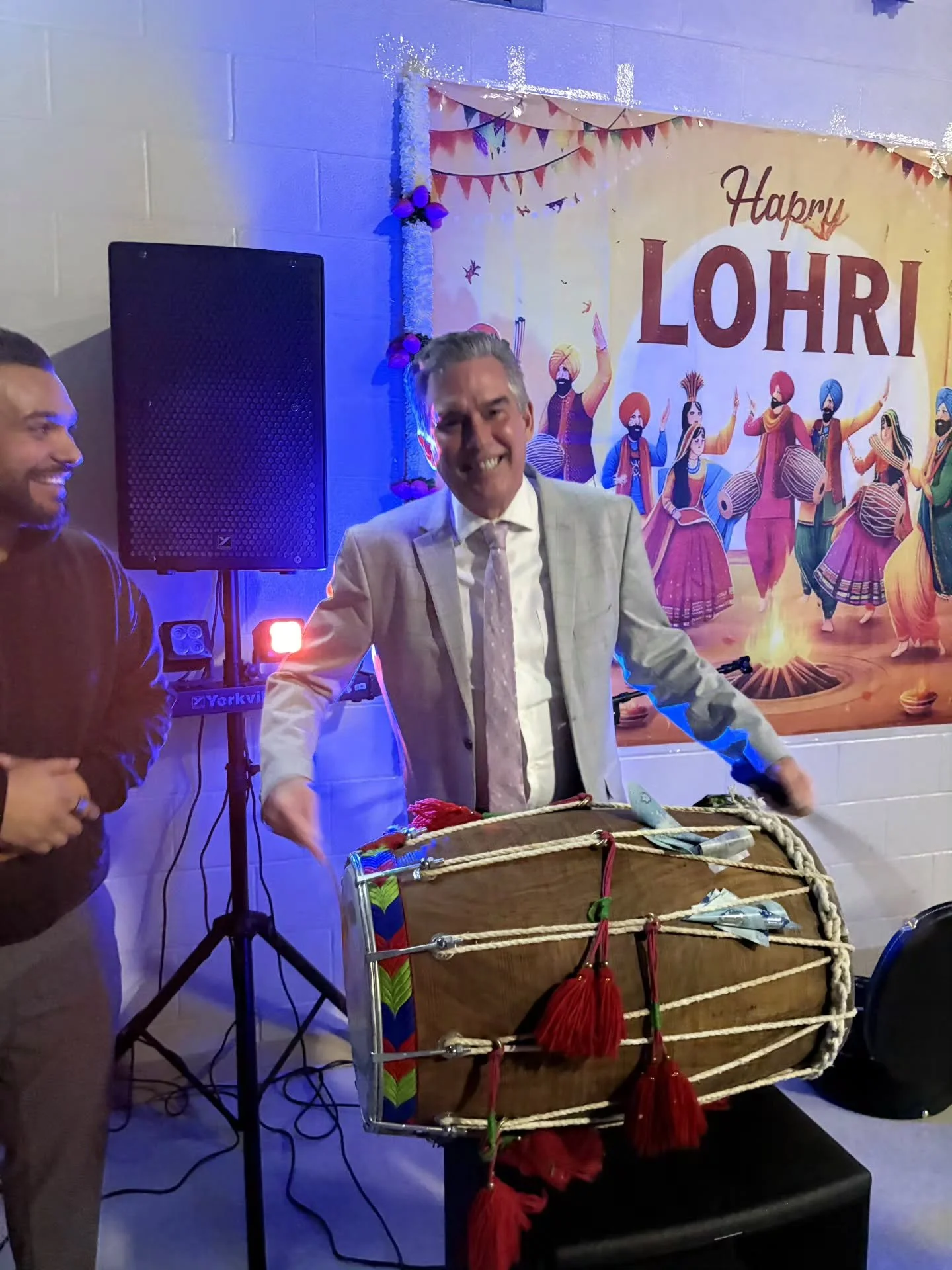 Being invited up to play drums at a Lohri cultural celebration in Breslau earlier this month definitely put a smile on my face 😁

Thank you to the organizers for the invitation and for welcoming me so warmly!