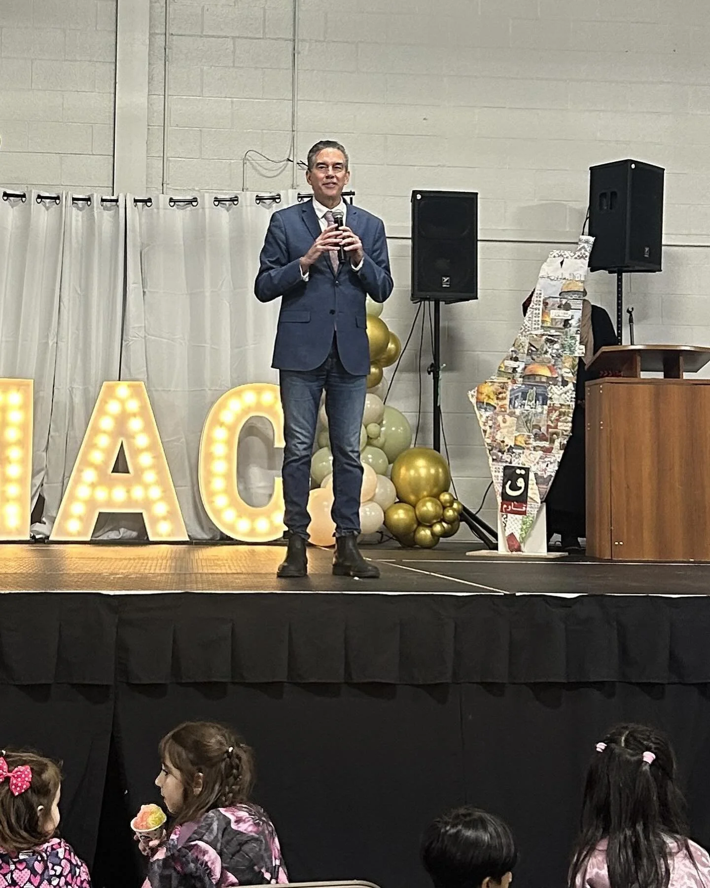 I was grateful to join the Muslim Association of Canada at the Kitchener Auditorium last Friday. It was wonderful to see thousands of people from across our Region come together in celebration of Eid‑ul‑Fitr. Thank you for welcoming me. 
Eid Mubarak 