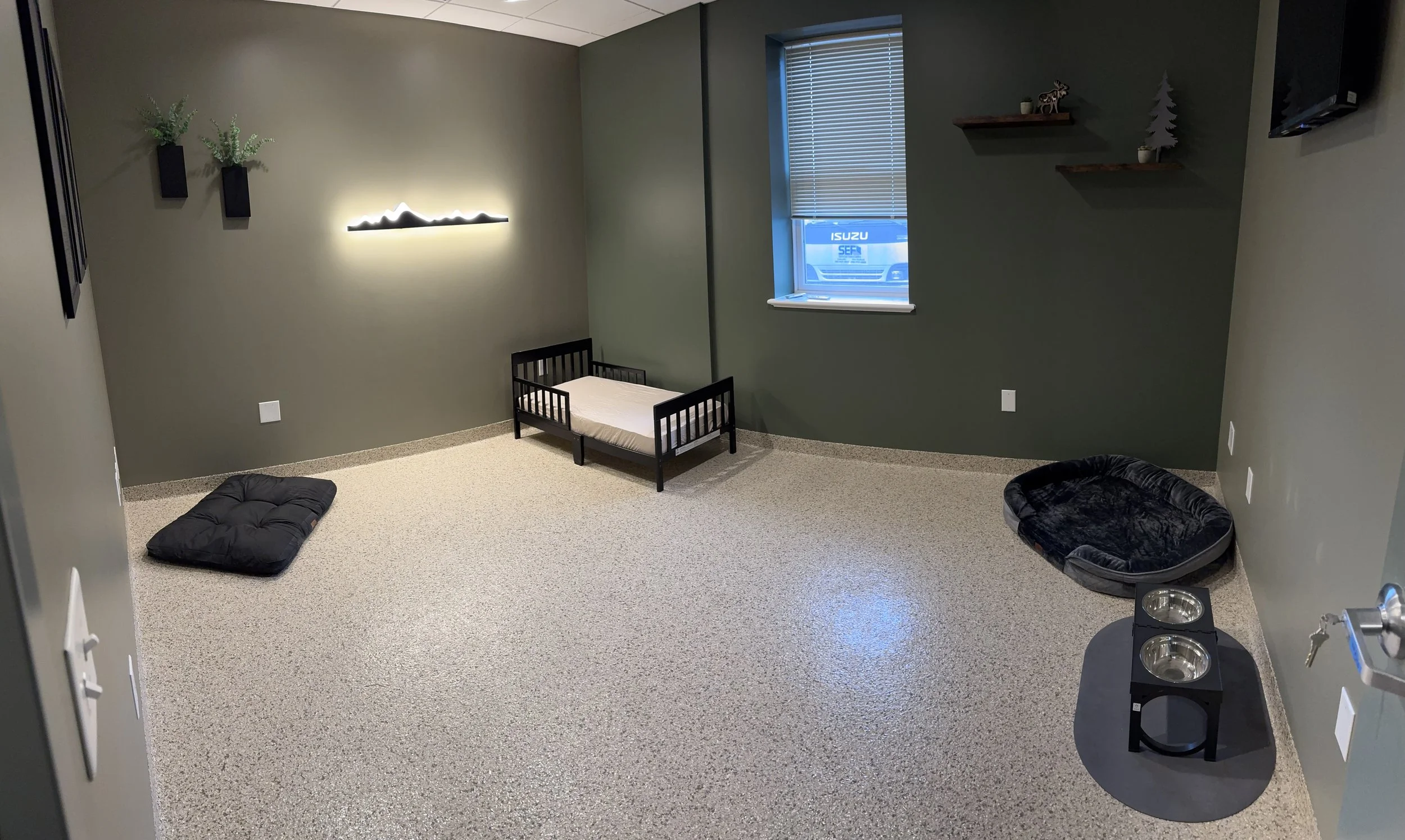 Deluxe Boarding Suites