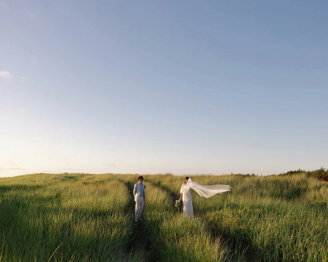 Come April Film is a wedding photography collaboration between Kylie Randall and Michael Rawlings. With a connection based approach, they serve the Pacific Northwest region. Come April Film has a non-intrusive approach, aiming to capture the palpable