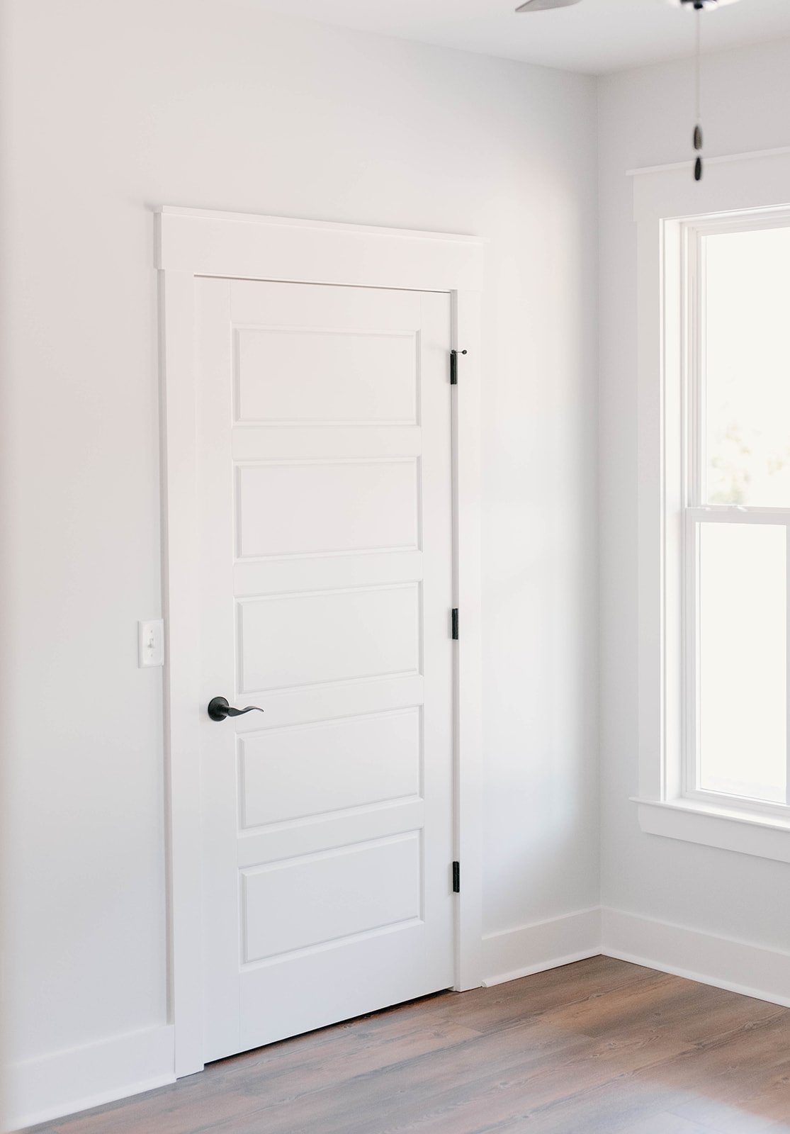 5-panel riverside interior door in white.
