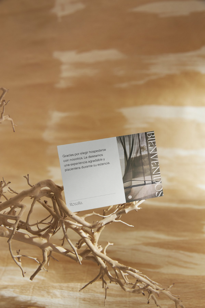 WELLCOME_CARD_MOCKUP_ROSALIA.png