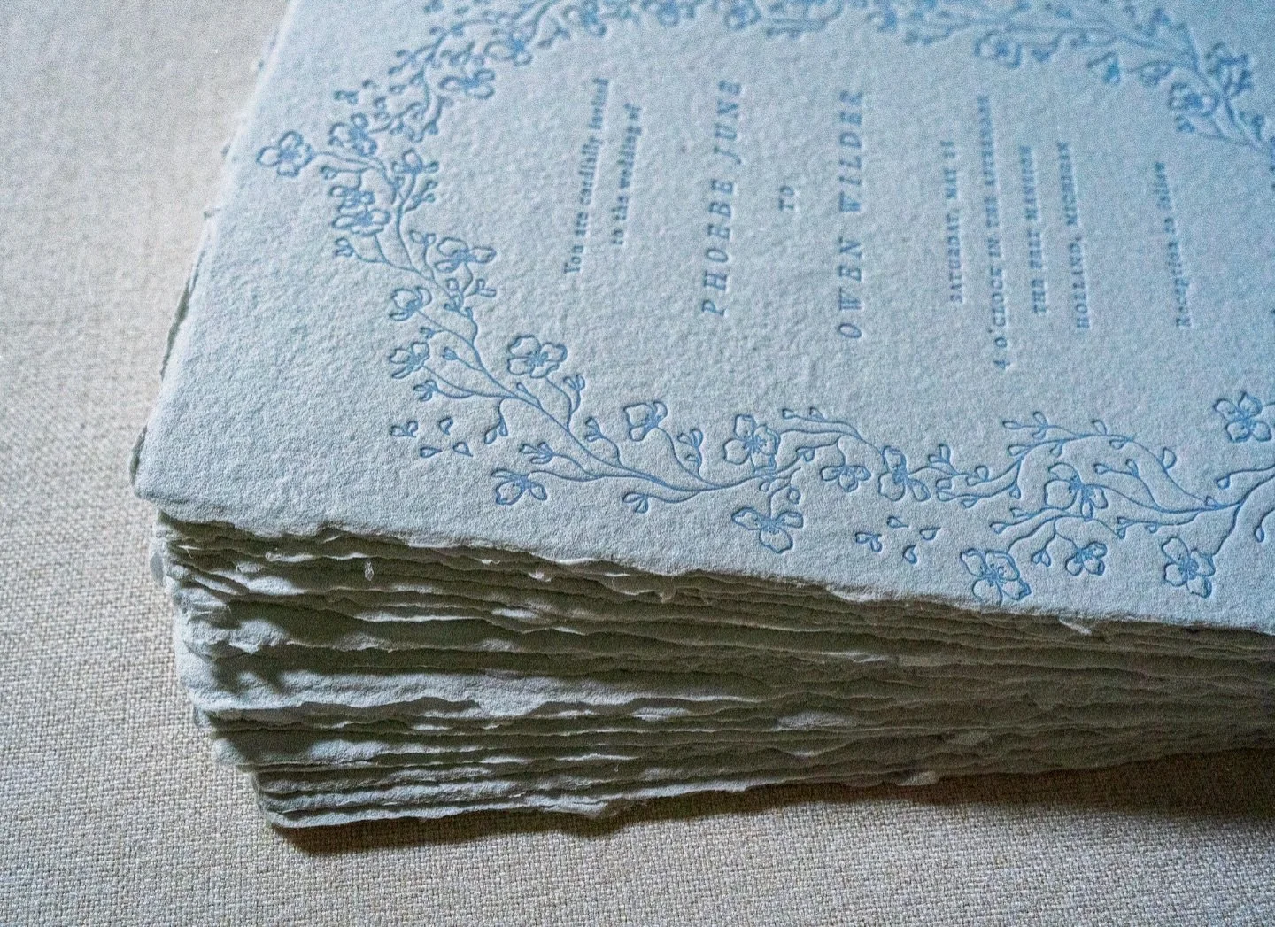 Handmade paper brings timeless beauty to your wedding invitations. Because what&rsquo;s more romantic than those soft deckle edges? 🦋

#weddinginvitations #weddinginvitation #weddingpaper #handmadepaper #letterpressinvitations #weddinginviteinspirat