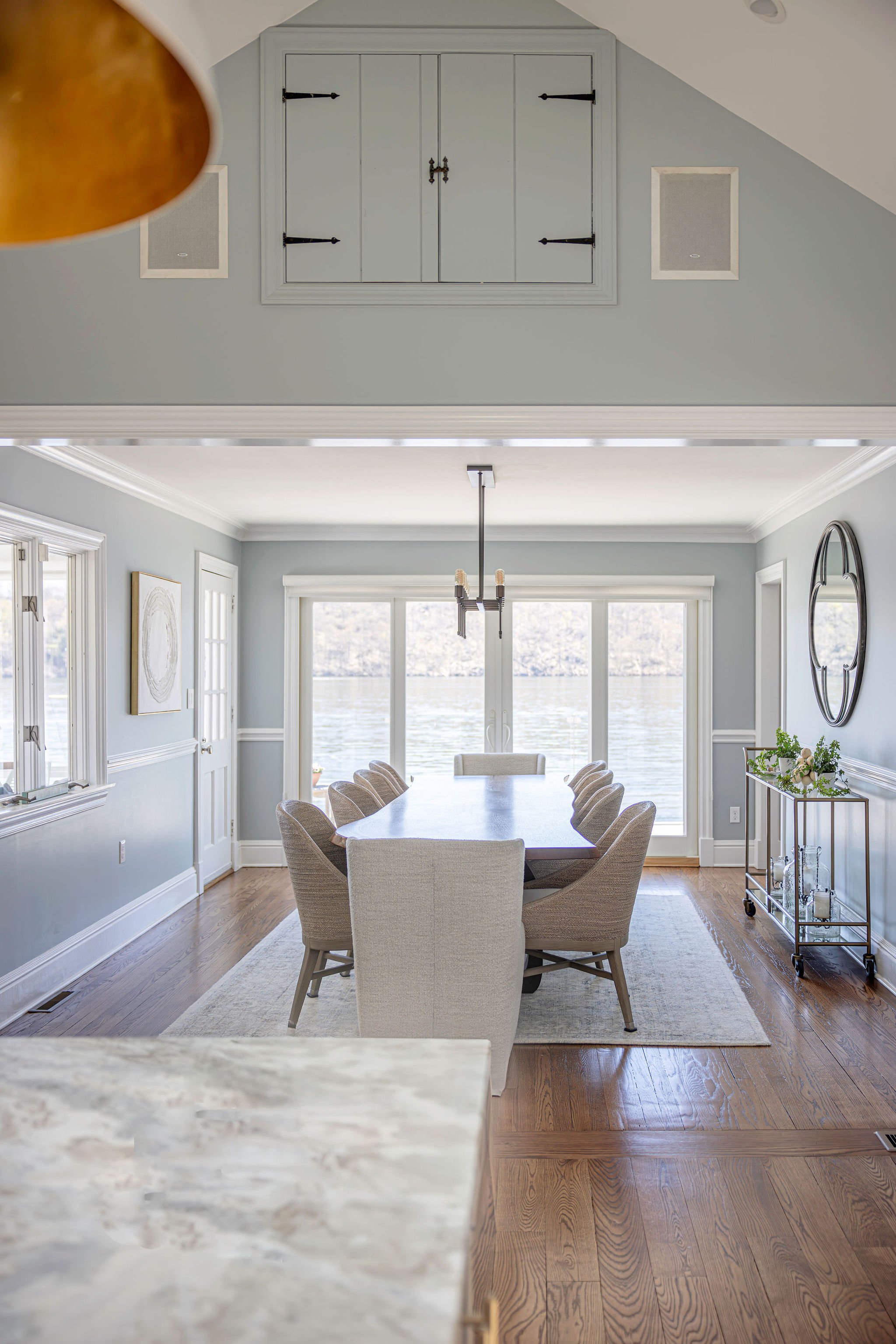 kitchentodiningroombright.jpg
