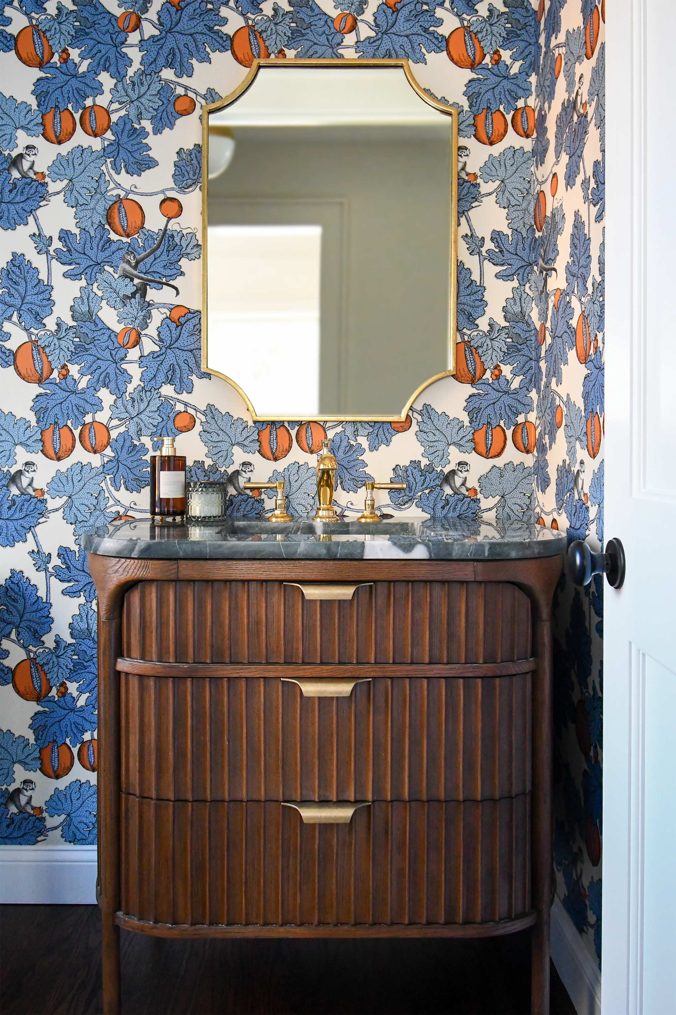 26-JRD-CRW-PowderBath01.png