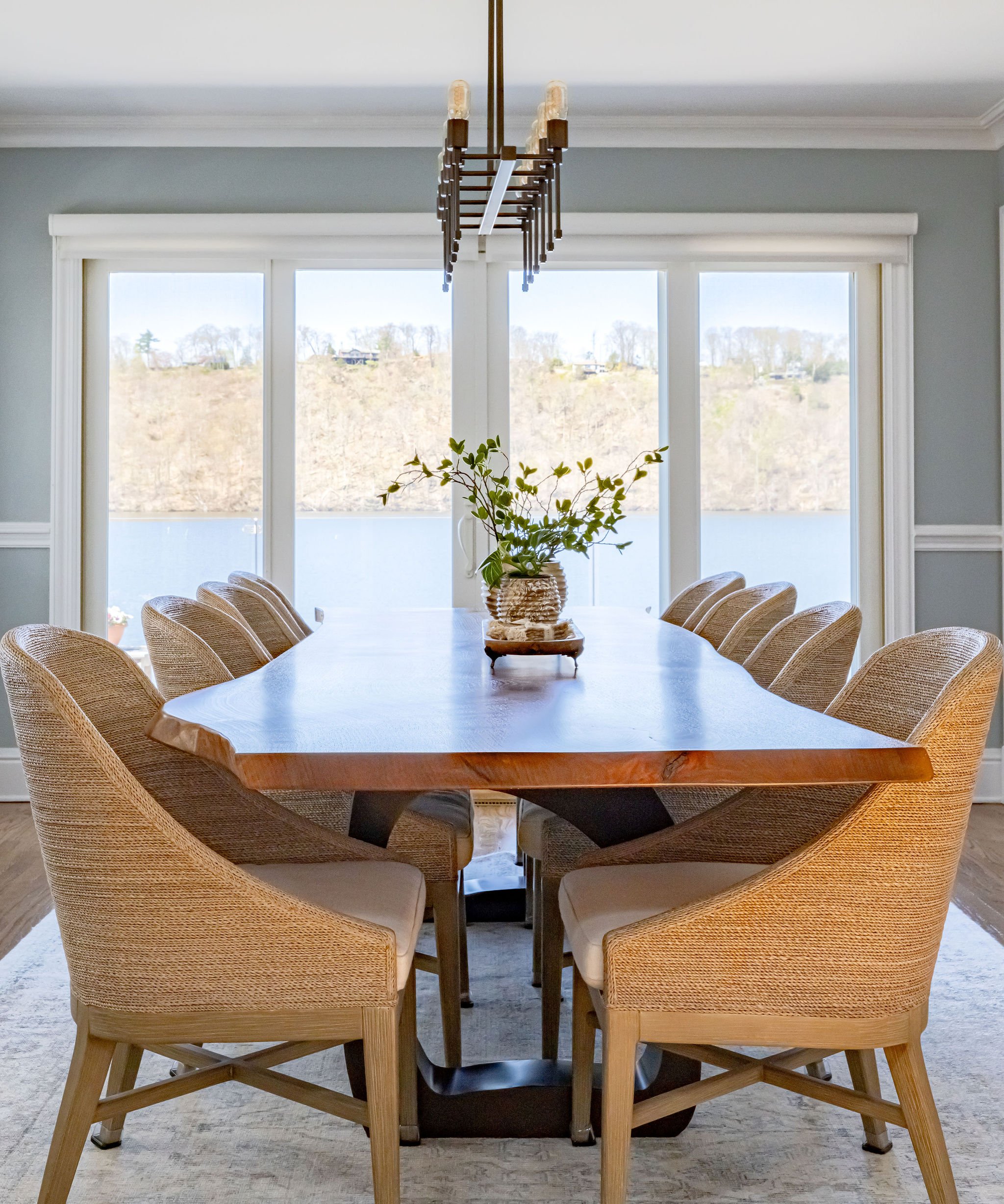 diningroomatthelakehdr3bynewlightcreativeservices.jpg