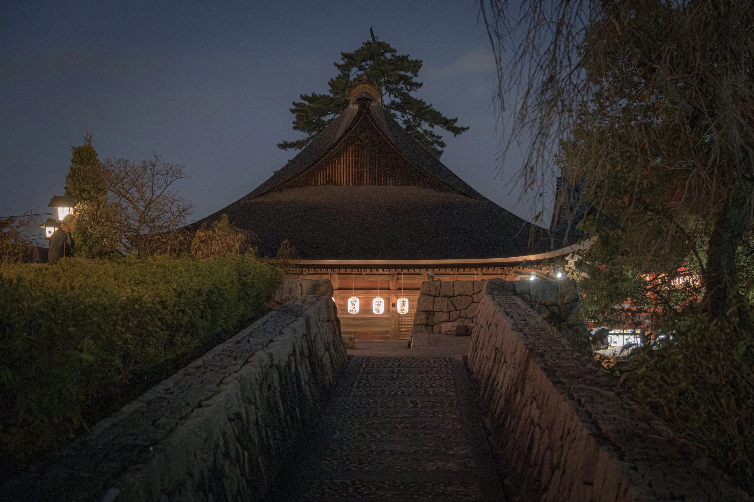 Takahata Fudoson by night