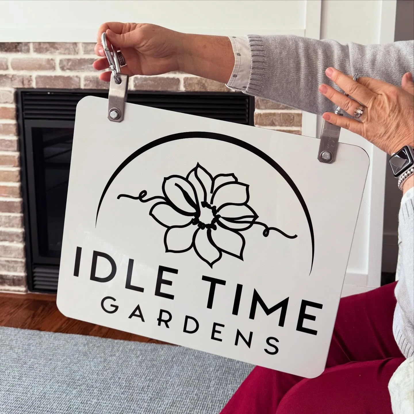 Our very first mailbox sign!📬💌 

Not installed just yet, but we couldn&rsquo;t wait to share. It&rsquo;s a small detail, but it marks the beginning of another beautiful growing season at Idle Time Gardens. 

Excited to share more flowers with you i