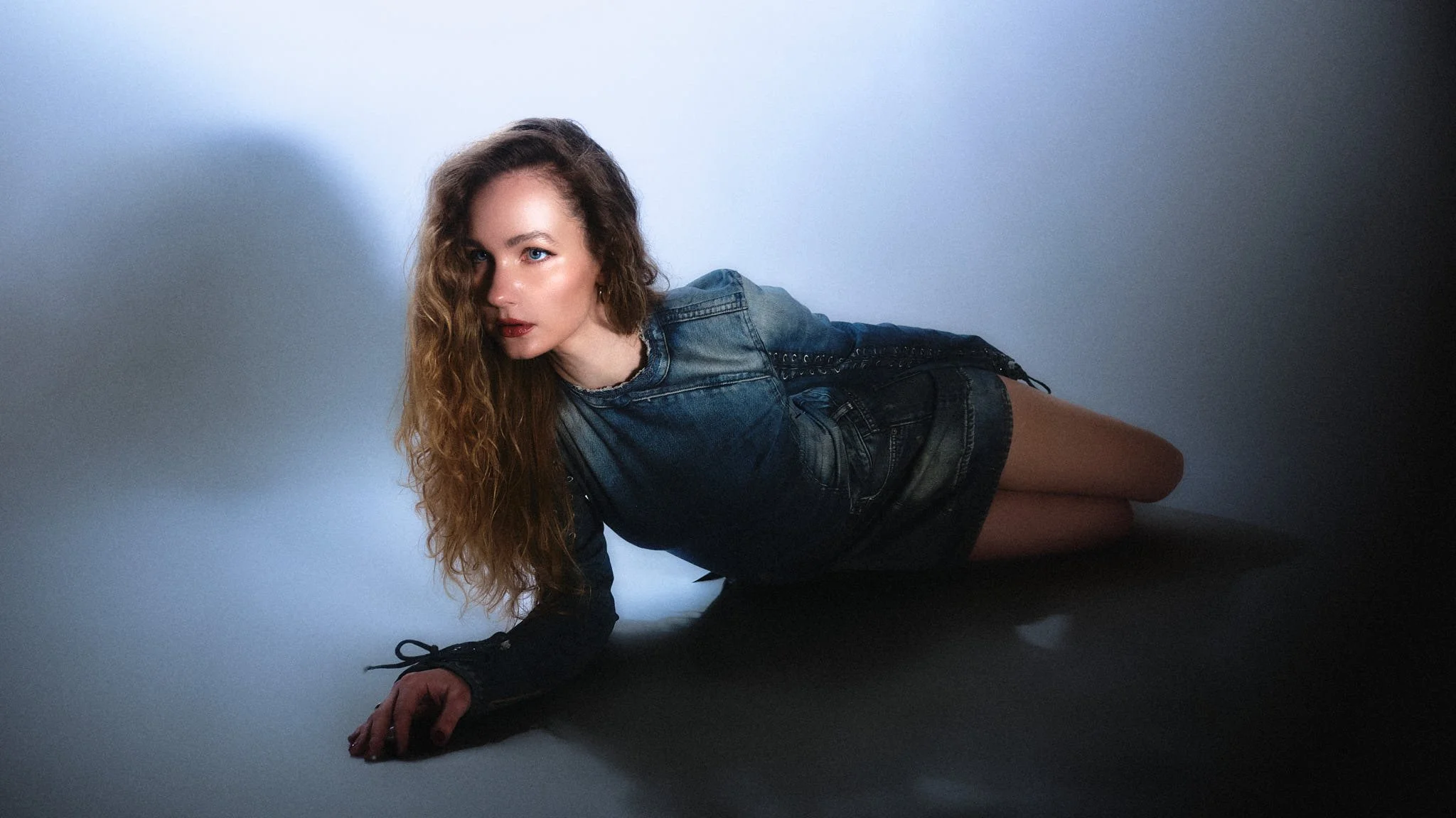 ELIZZA_press_UNCROPPED_web 1.jpg