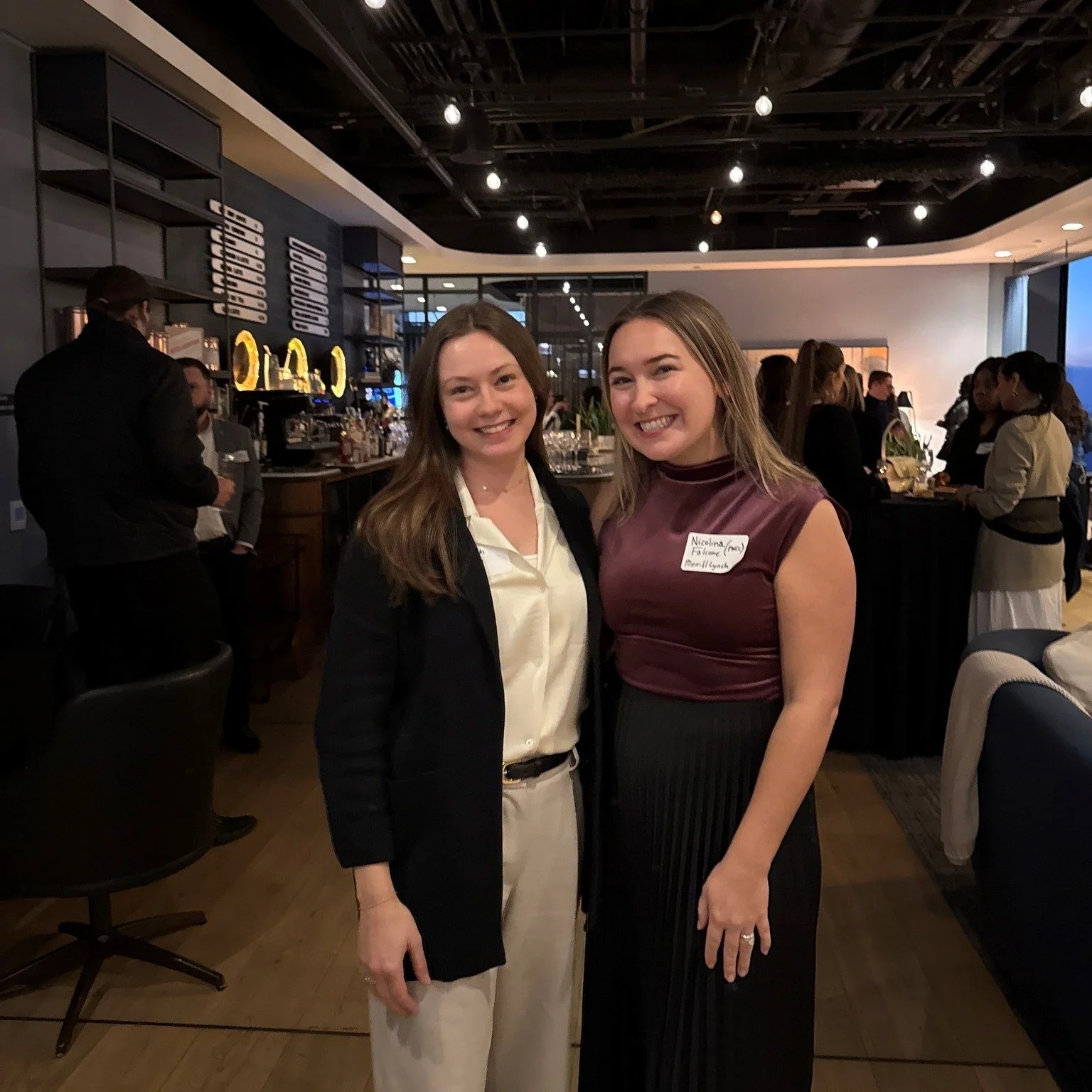 We're SO excited about the success of last week's Young Professionals SIG Mixer! 🤩

It was so wonderful to mingle with other young professional organizations and gaze upon the gorgeous city skyline.

Huge thanks to SIG leads @nicolinaprince and @sma