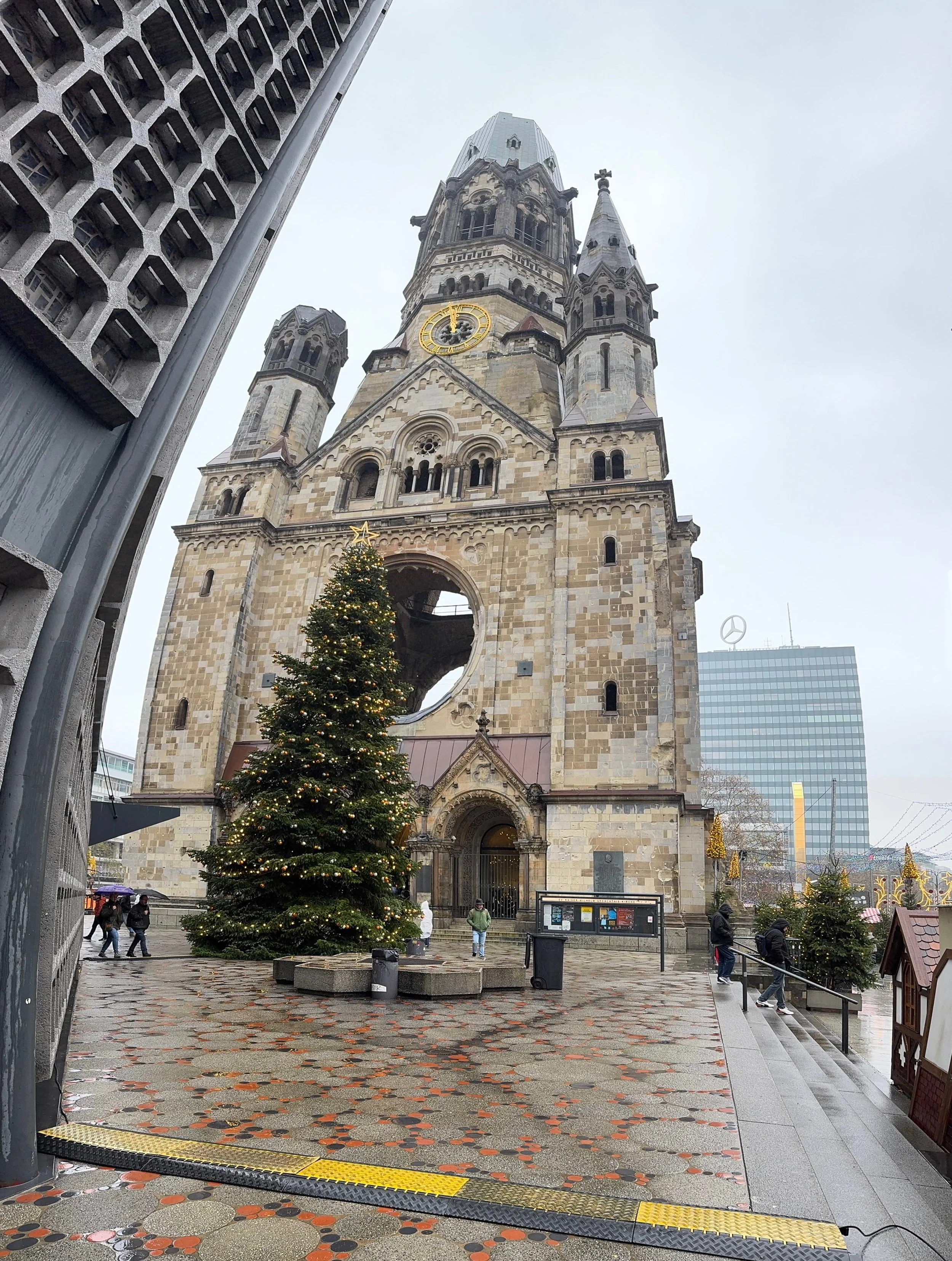 Kaiser-Wilhelm Memorial Church beside the Kurfürstendamm Christmas Market in Berlin