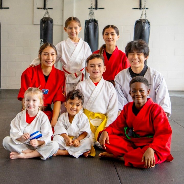 Nothing like growing up on the mats 🥋 #primemartialartshawaii 📸 @purealohamedia