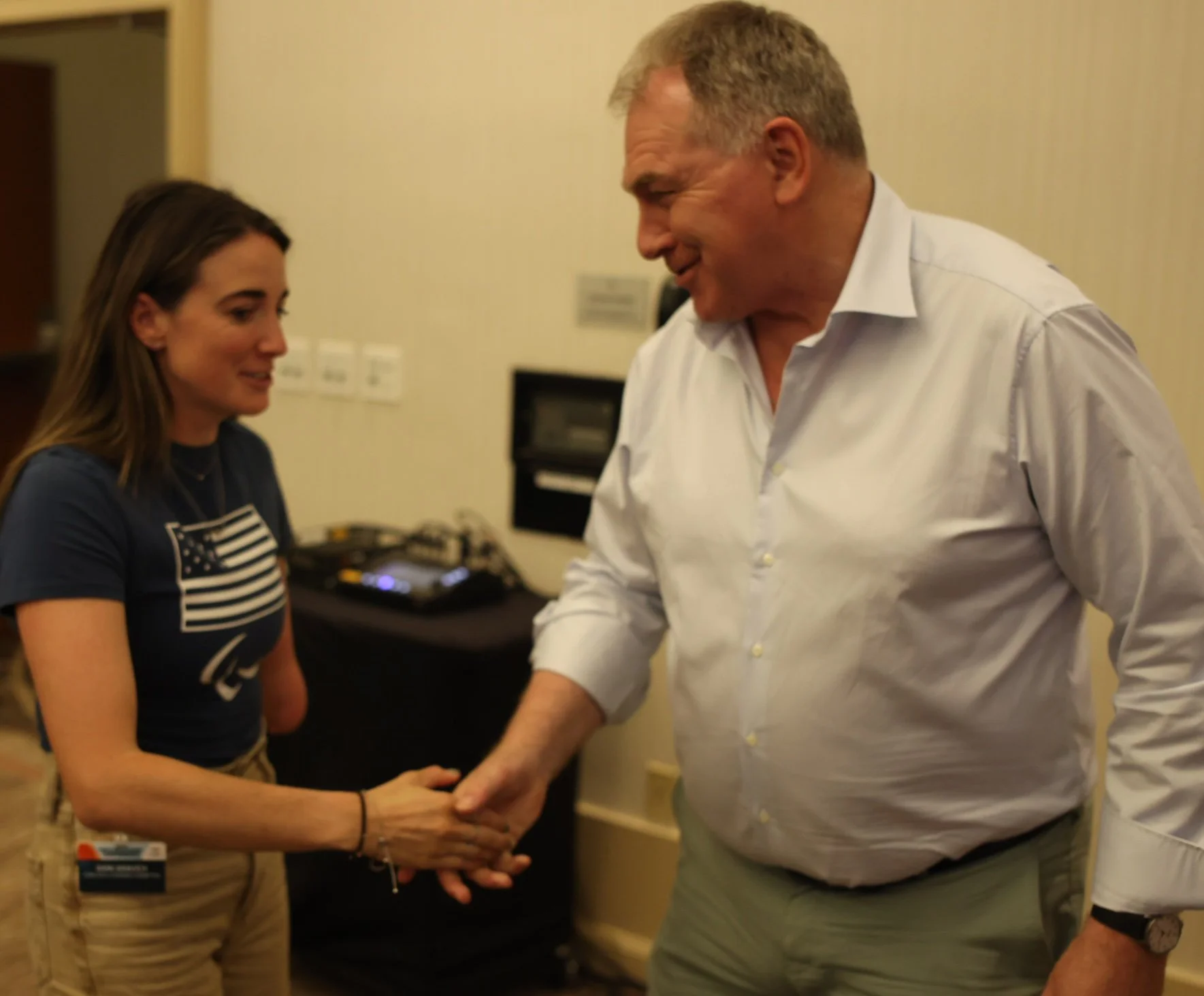 Inge + Dani handshake.jpg