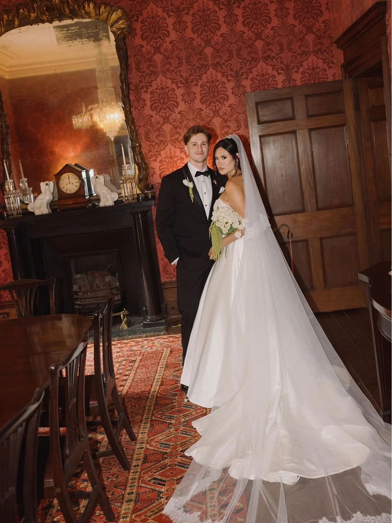 Abbey &amp; Nick 🤍

Vendors
Venue: Lindesay House
Planning &amp; Coordination: @vowandvisionweddings 
Furniture: @lovesickweddings 
Florals: @nonies.floristry 
Catering: @vianapolipizzeria 
Bar: @mintandminglecatering 
Photography: @tomcoburn_ 
Cele