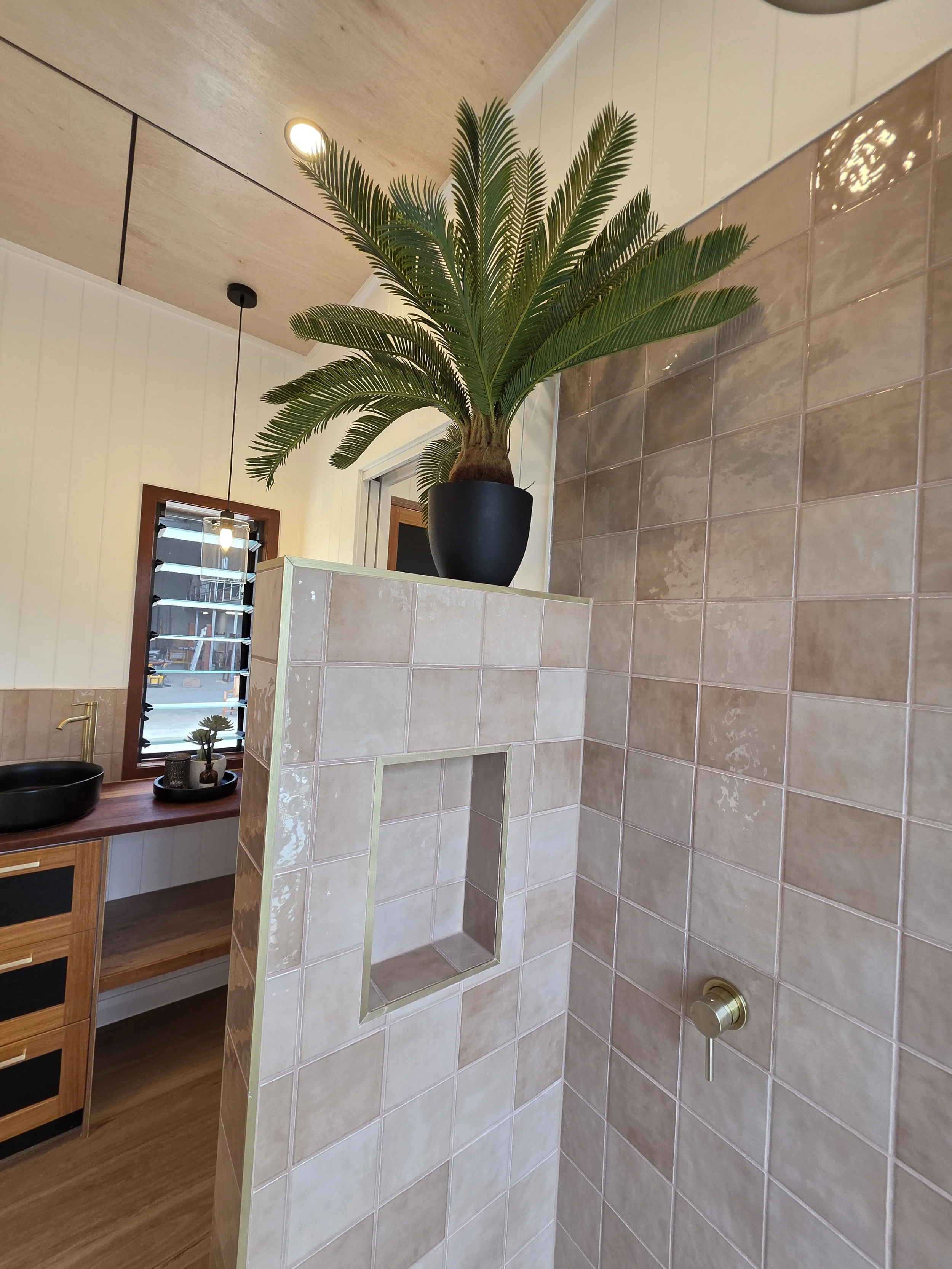 The photos on this design are suggestive of the style only as we have not built this model yet, plese refer to the floor plan.