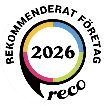 RECO-logotyp med länk till vår recensionssida på RECO