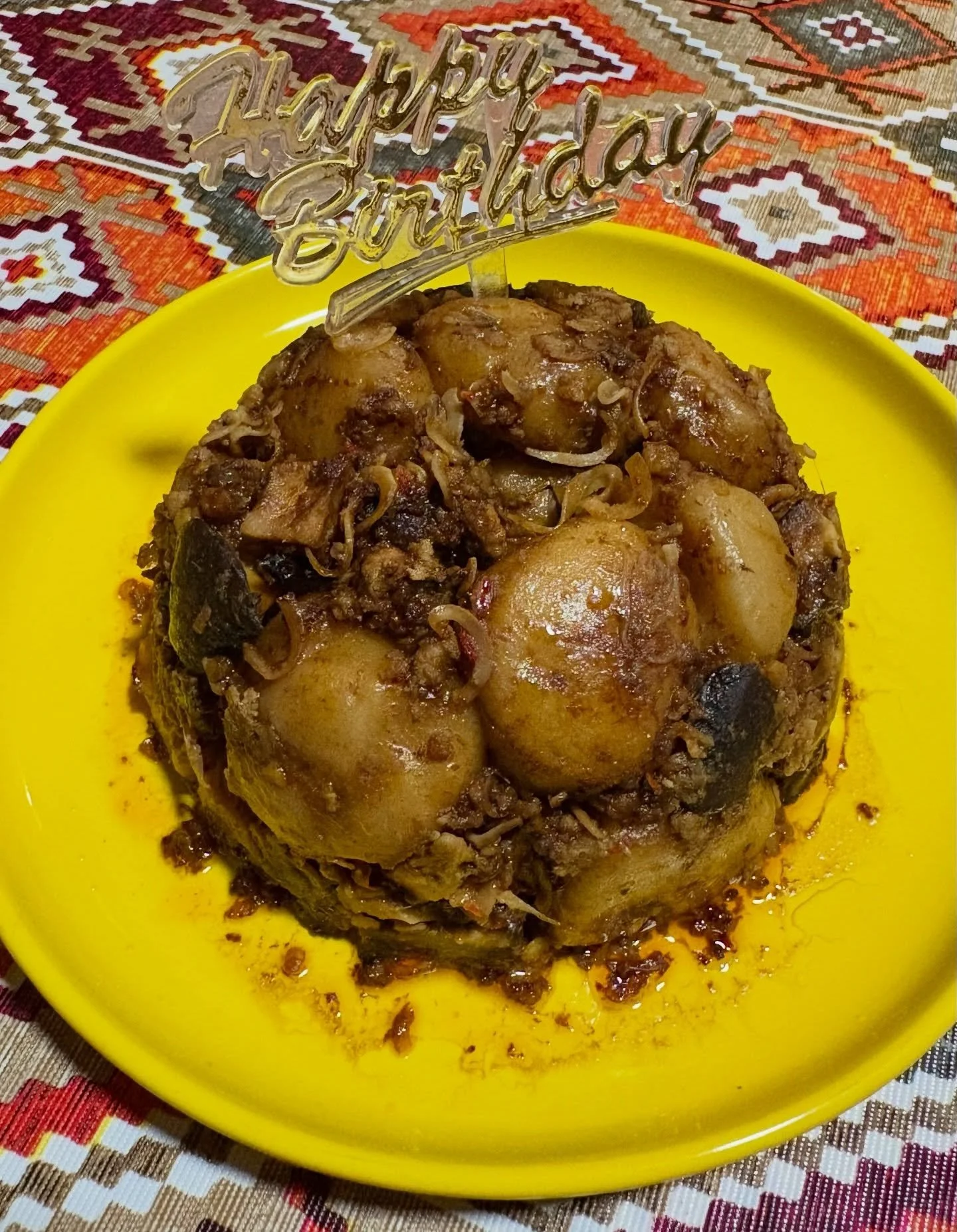 I&rsquo;m third-generation #Hakka on my dad&rsquo;s side, seeped down to Singapore via my great-grandmother&rsquo;s emigration from Canton. My grandfather married a Cantonese woman with Canton roots, so Hakka cookin&rsquo; in our family has always da