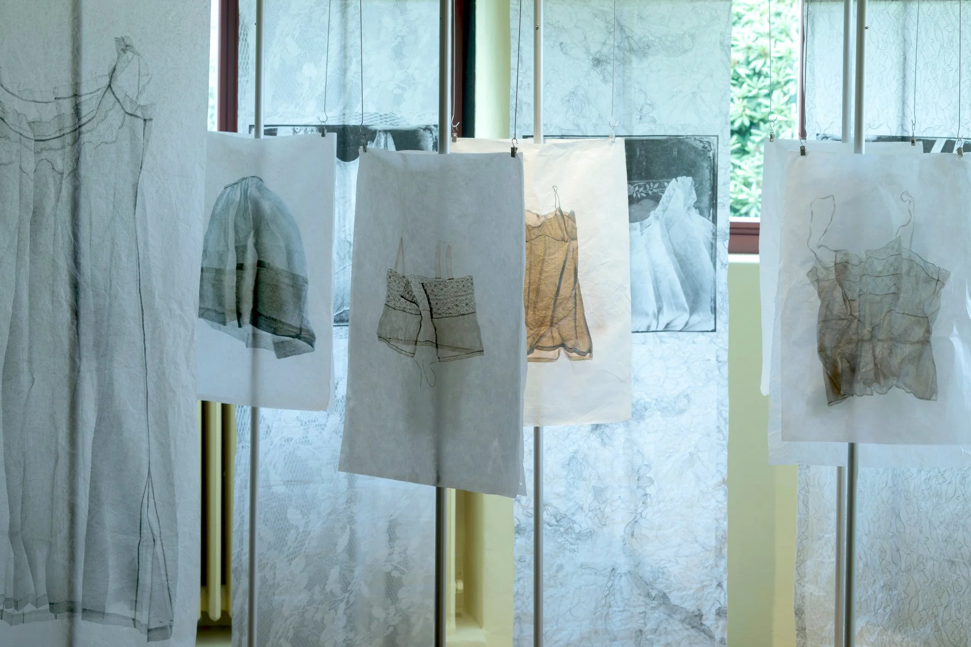 Ausstellungsansicht ›Zukünftiges schaffen. Zeitgenossinnen damals und heute‹