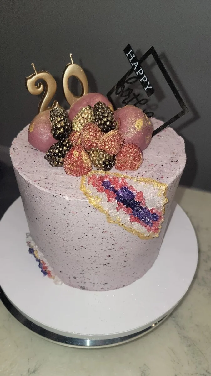 Geode Berry cake