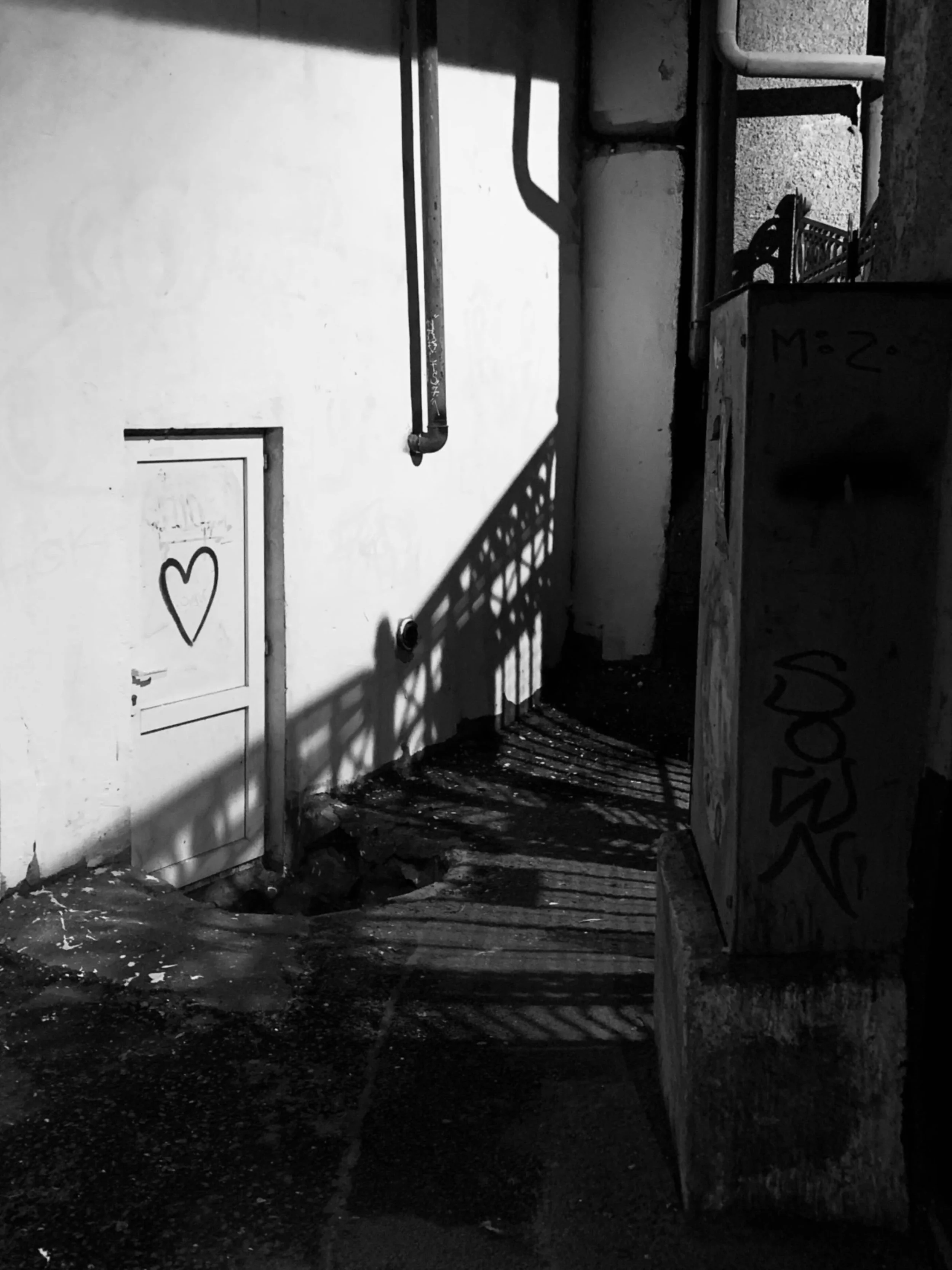 Re - Bucharest, Romania - Format: 45x30 - 50€