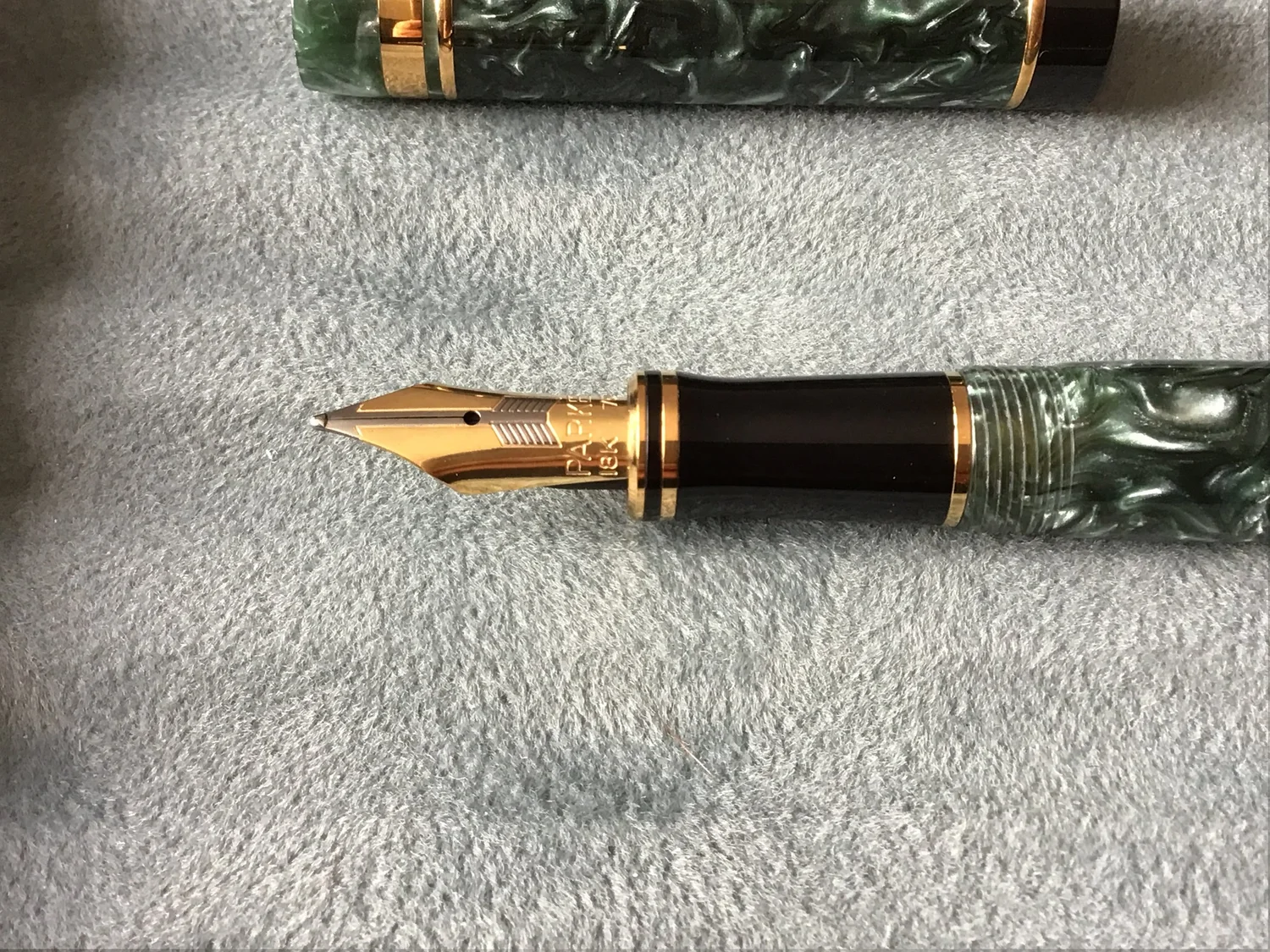Parker Duofold International Fountain Pen - Green Marble — Global 
