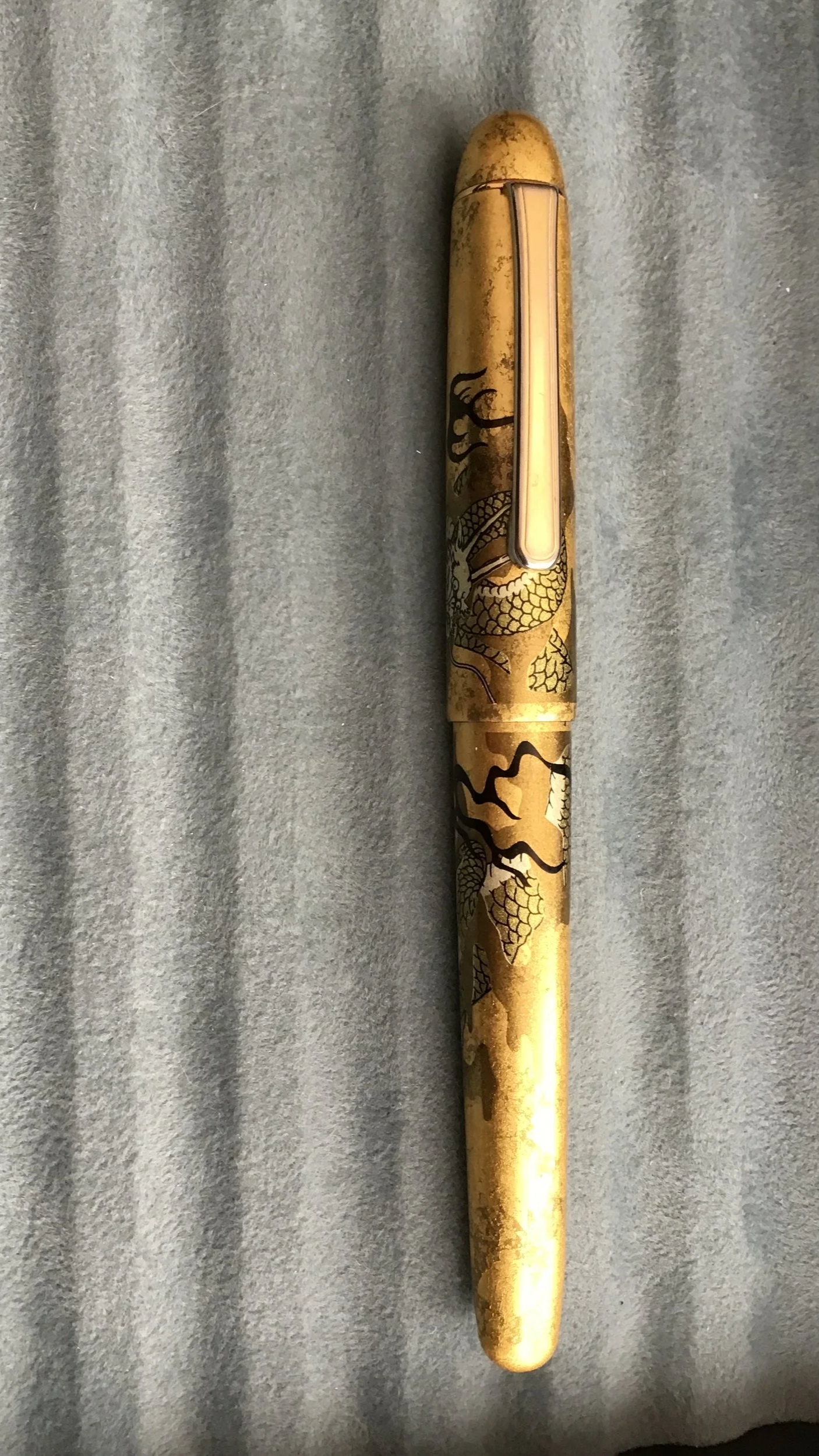 Platinum #3776 Ascending Dragon Kanazawa-Haku Gold Leaf Fountain Pen